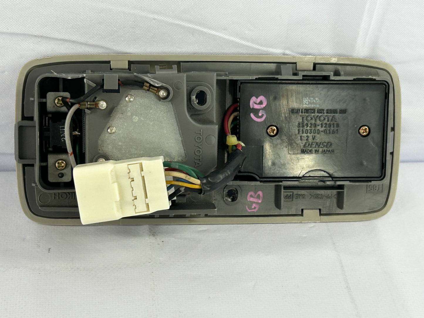 03-08 Toyota Matrix Overhead Dome Light Sunroof Switch Gray OEM 81260-12120-B0