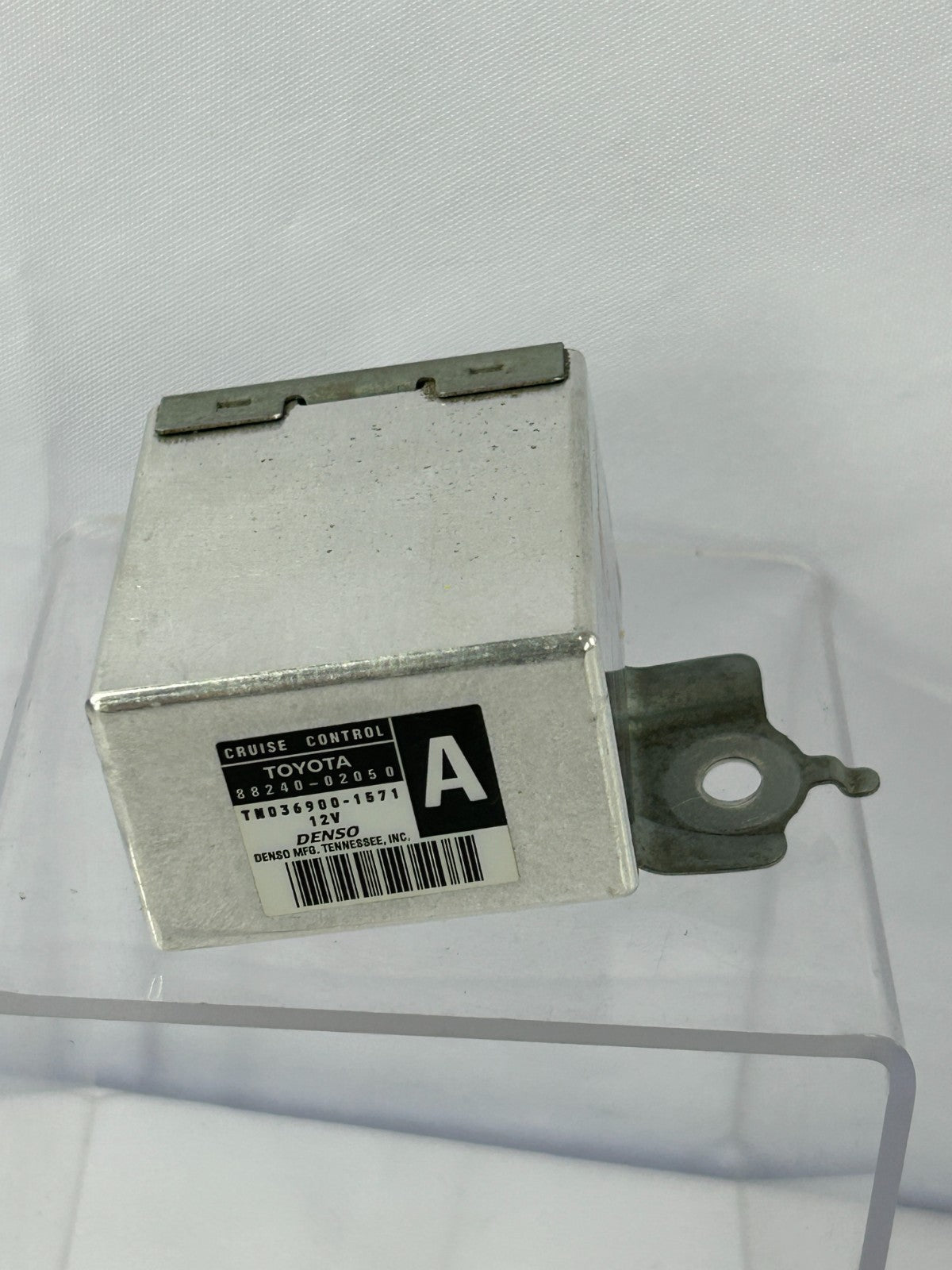2003-2005 Toyota Matrix Cruise Control Computer Assembly OEM 88240-02050