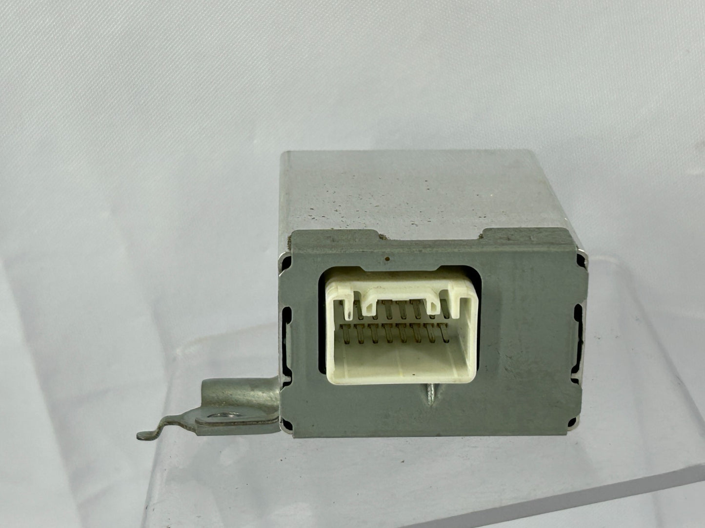 2003-2005 Toyota Matrix Cruise Control Computer Assembly OEM 88240-02050