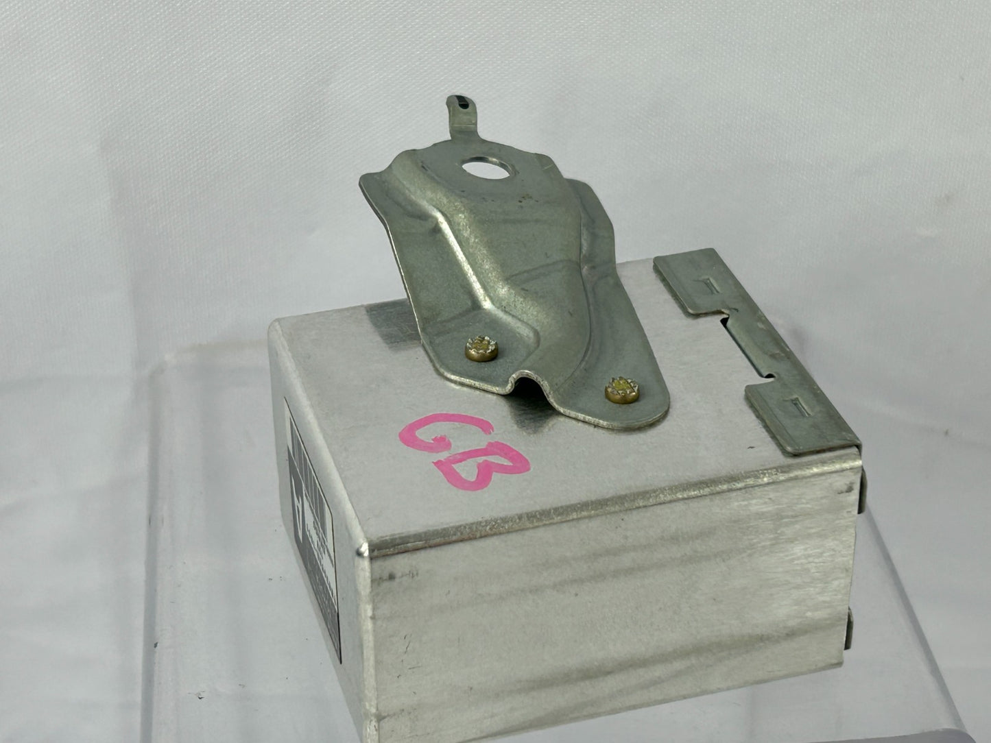 2003-2005 Toyota Matrix Cruise Control Computer Assembly OEM 88240-02050