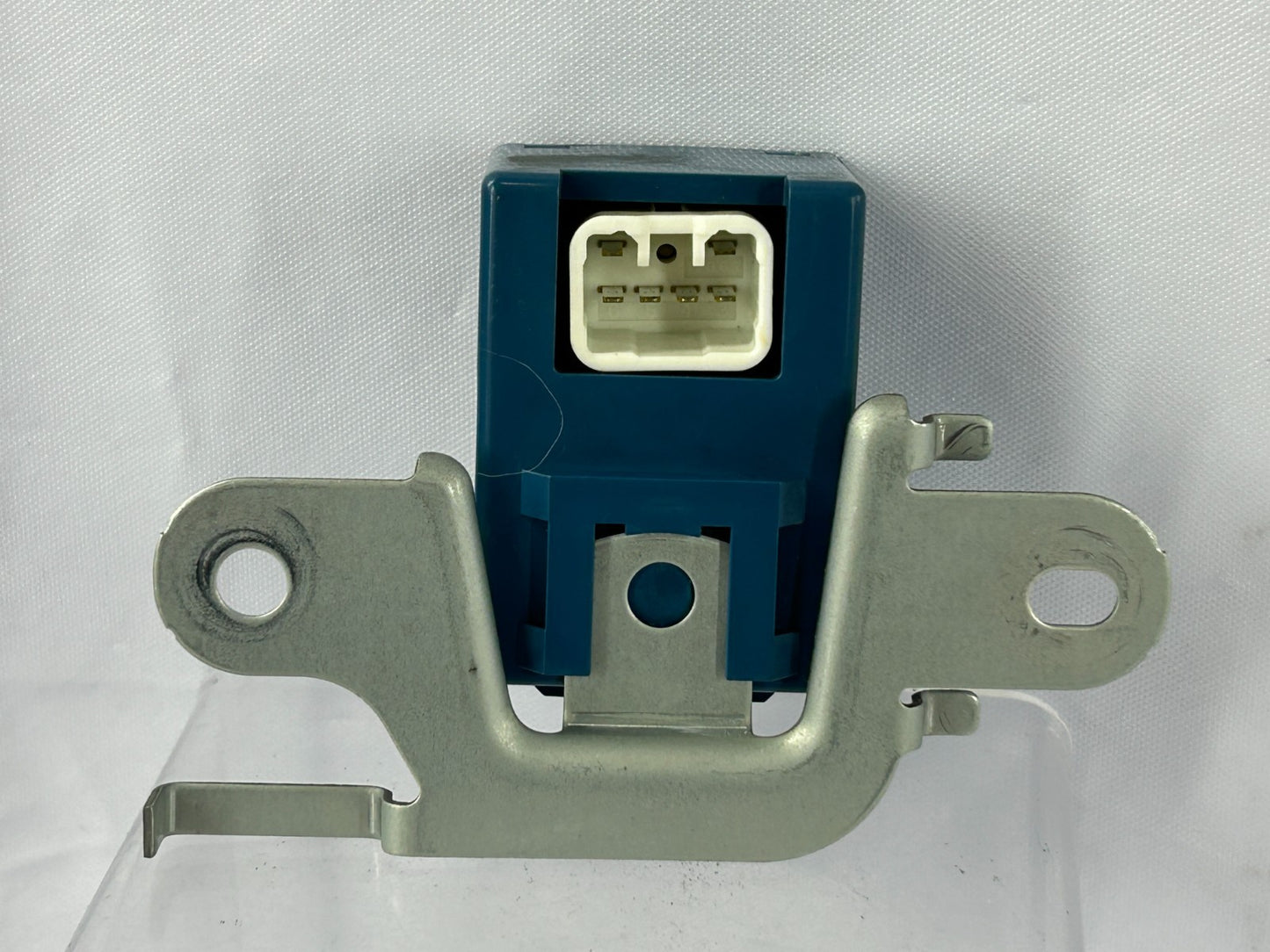 2003-2008 Toyota Matrix Rear Windshield Wiper Control Module OEM 85940-12130