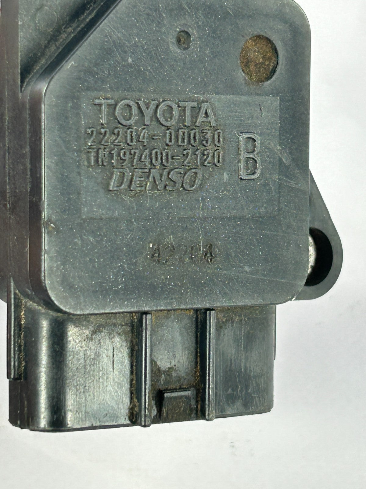 2003-2008 Toyota Matrix Mass Air Flow Meter Sensor Sub-Assembly OEM 22204-0D030