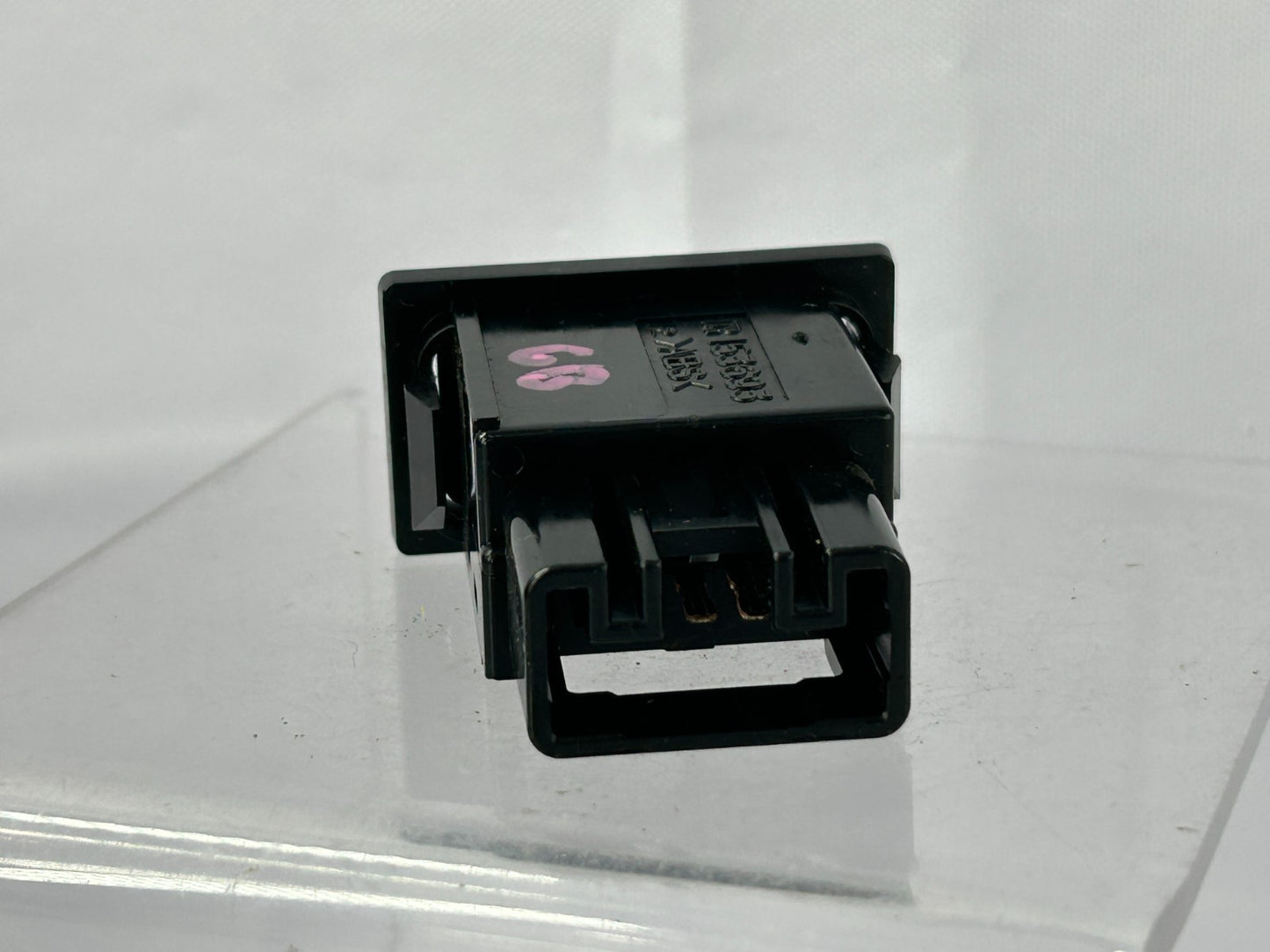 2003-2008 Toyota Matrix Liftgate Glass Hatch Opener Switch OEM 84840-01010
