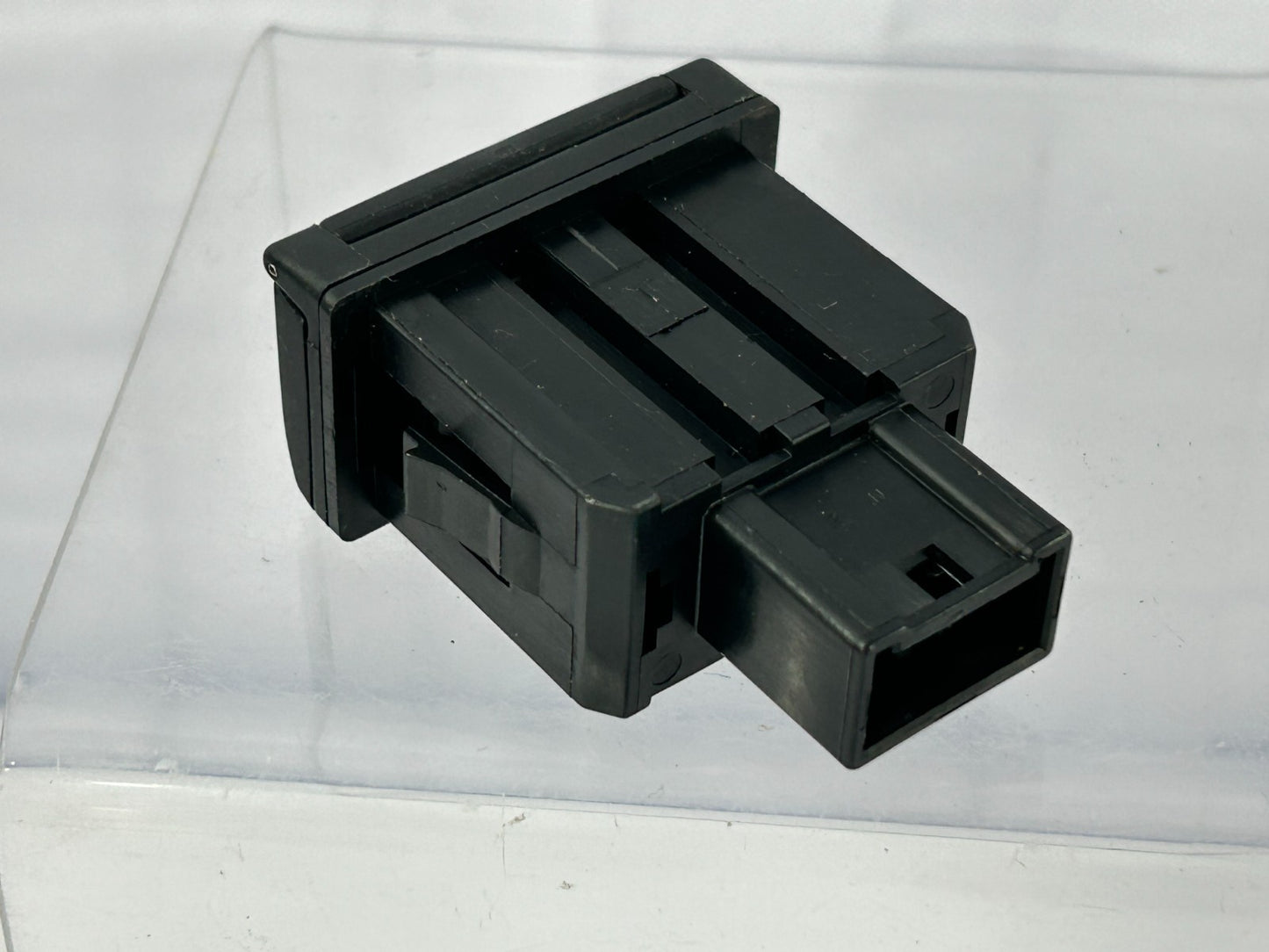 2003-2008 Toyota Matrix AC 115V 100W Inverter Power Outlet Plug OEM 85530-73010