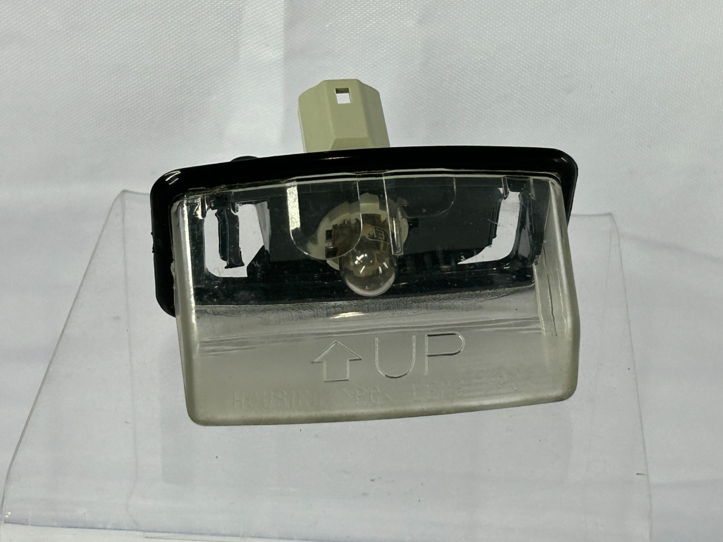 2003-2008 Toyota Matrix License Plate Light Assembly OEM 81270-01070