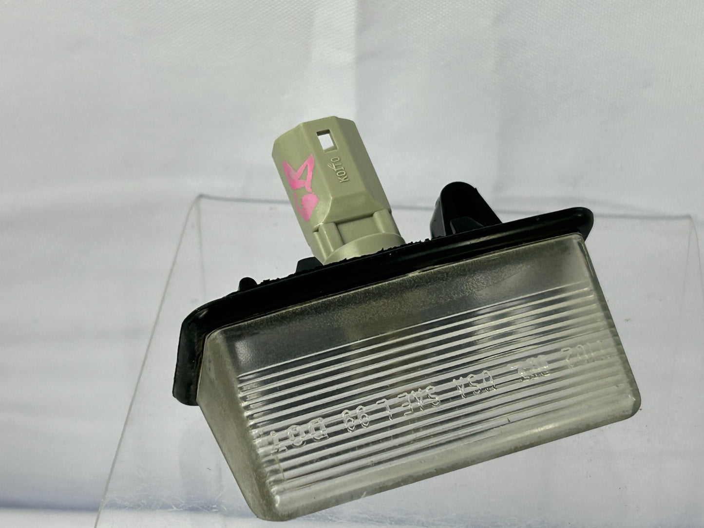 2003-2008 Toyota Matrix License Plate Light Assembly OEM 81270-01070