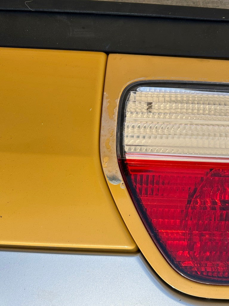 2003-2006 Subaru Baja Trunk Tailgate Hatch Complete Baja Yellow 23Y OEM