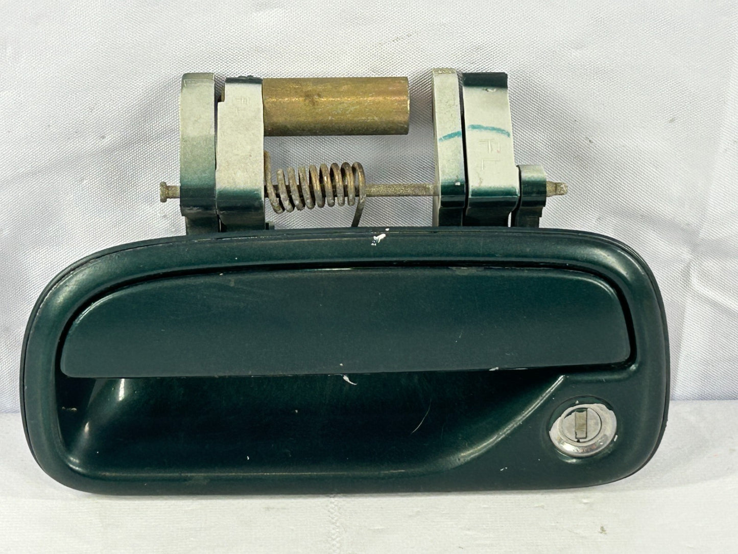 2000-2005 Toyota Tundra Front Left Exterior Door Handle OEM 69220-34040-G0