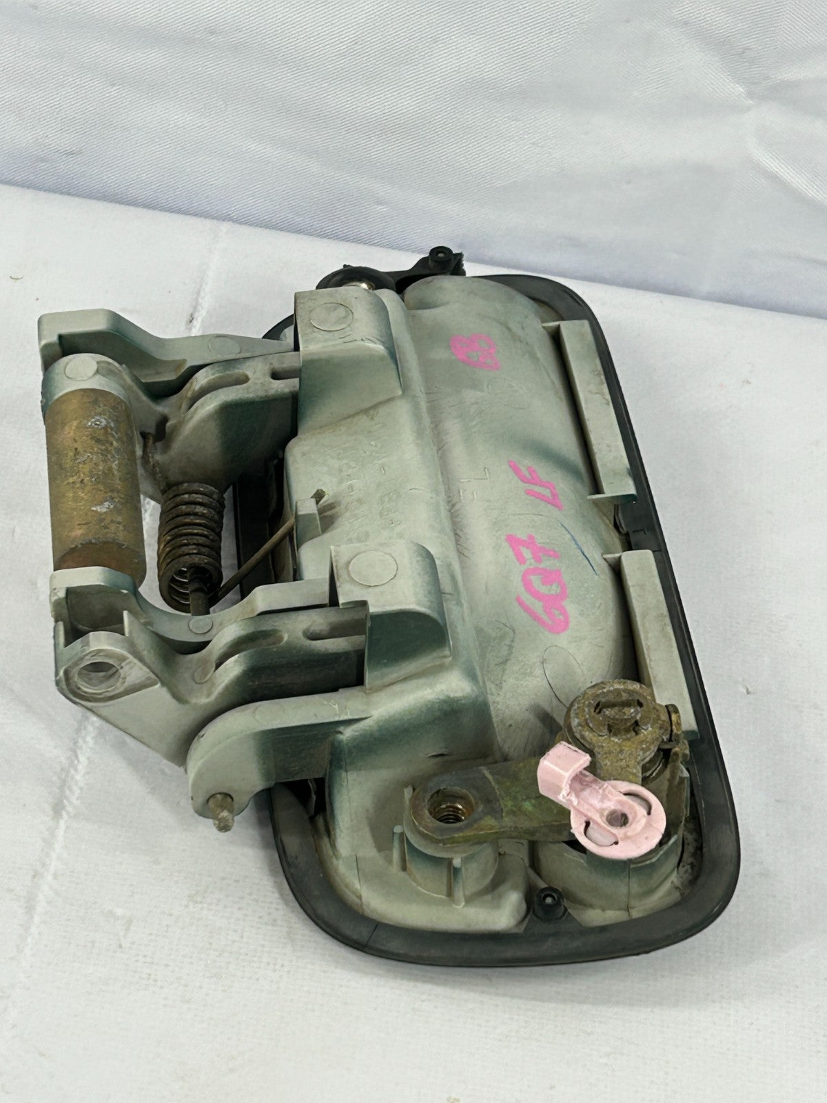 2000-2005 Toyota Tundra Front Left Exterior Door Handle OEM 69220-34040-G0