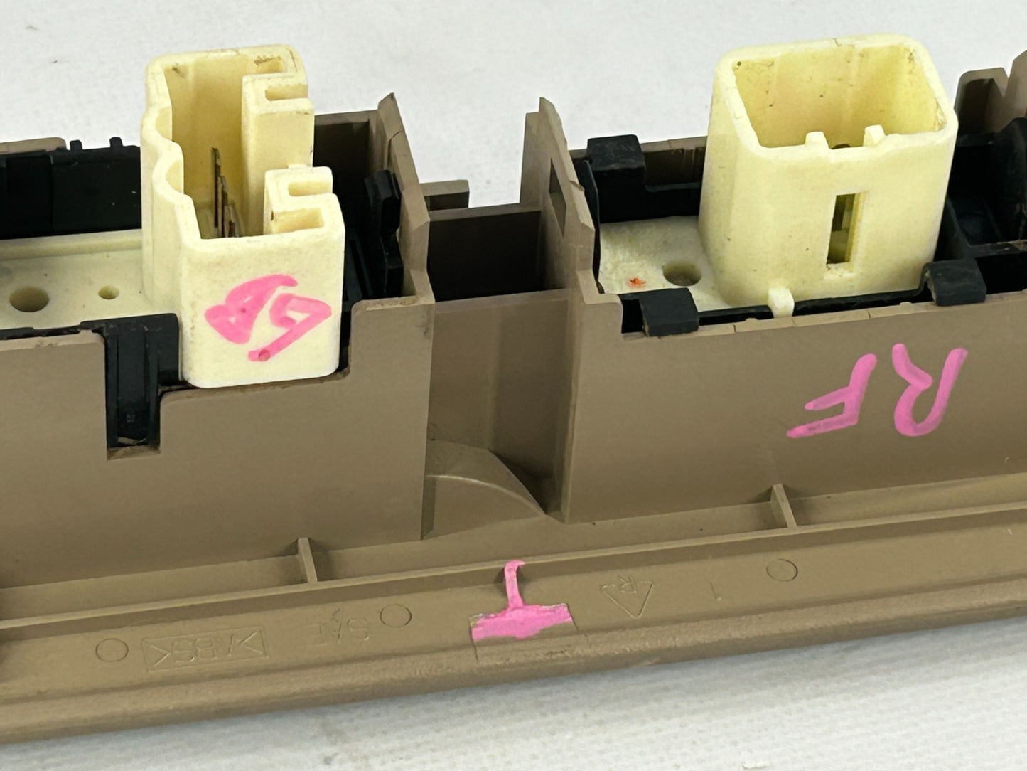 2000-2005 Toyota Tundra Right Front Window Lock Switch & Bezel 74201-0C030-E1