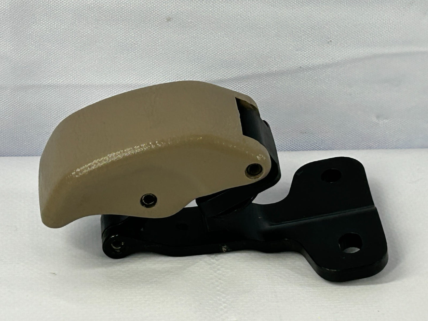 2000-2005 Toyota Tundra Left Driver Side Quarter Window Latch OEM 62920-34012-E0