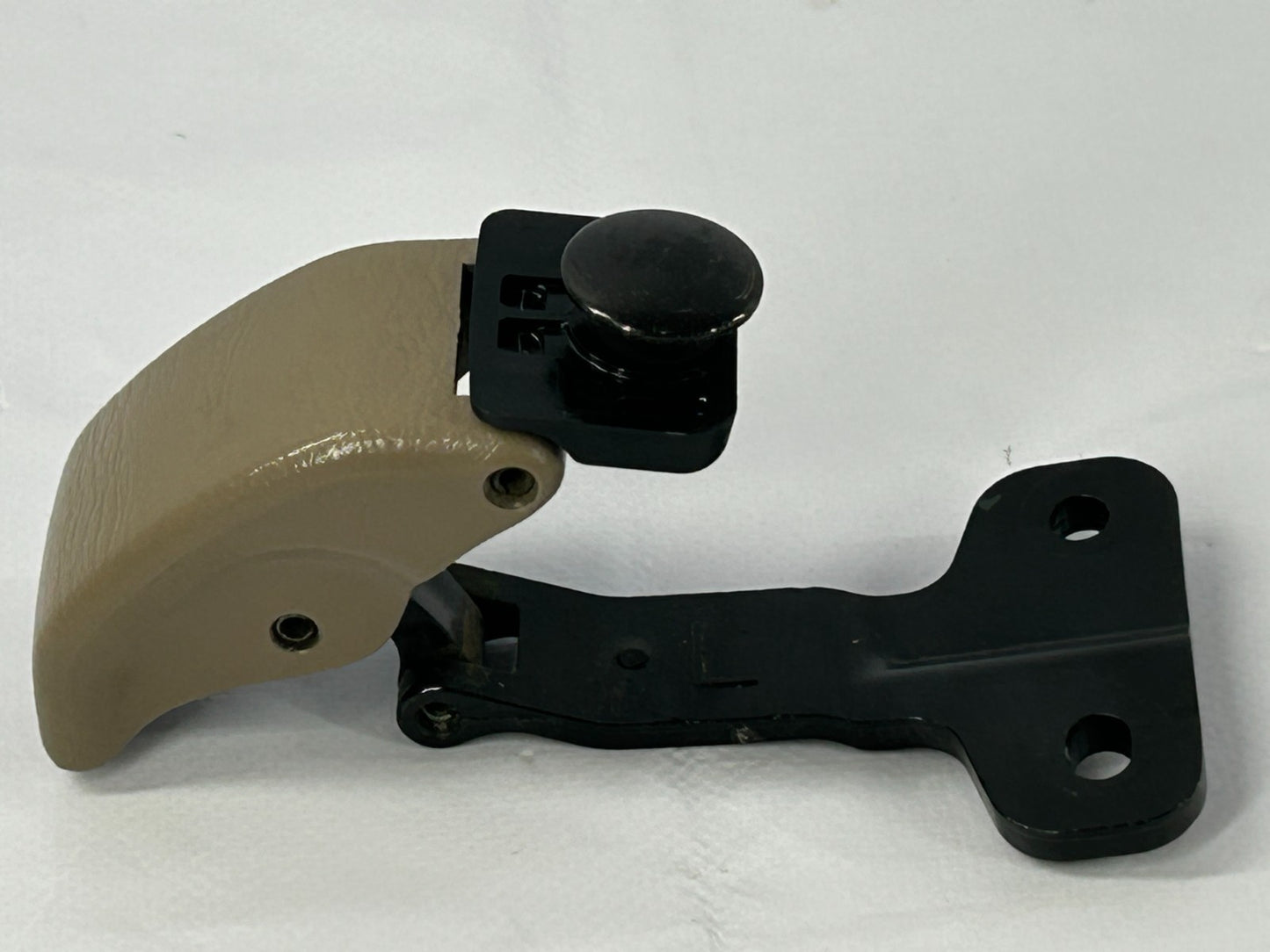 2000-2005 Toyota Tundra Left Driver Side Quarter Window Latch OEM 62920-34012-E0