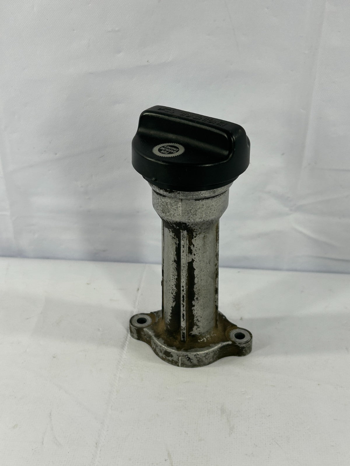 2000-2005 Toyota Tundra Engine Oil Filler Cap Sub-Assembly OEM 12180-50031
