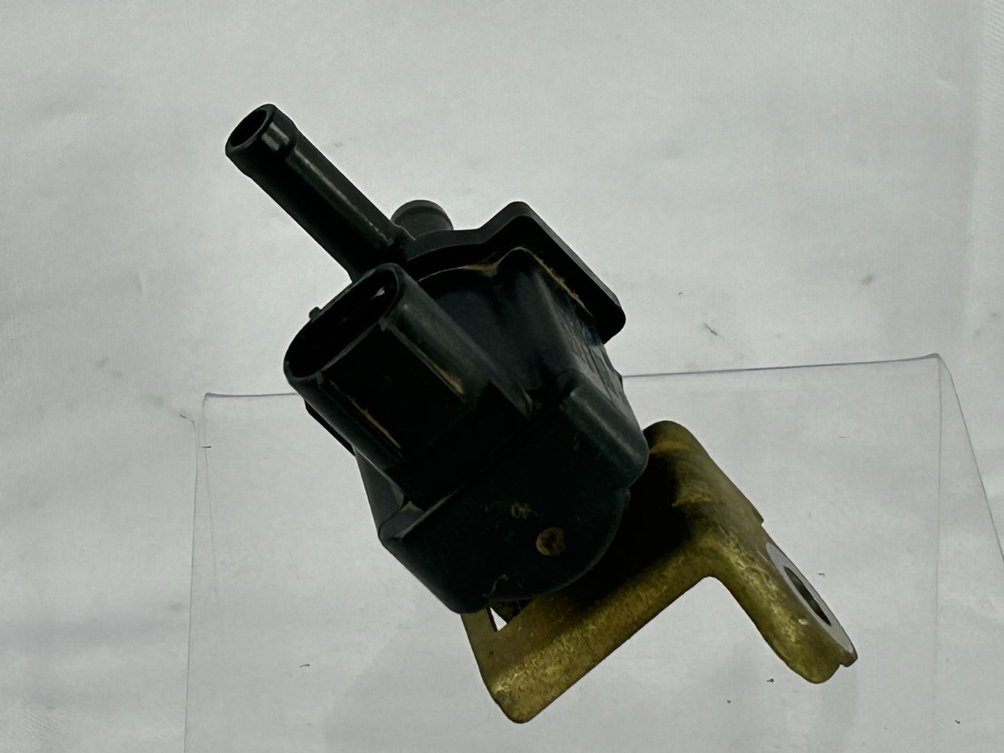 2002-2005 Toyota Tundra Duty Vacuum Switching Valve Assembly OEM 90910-12259