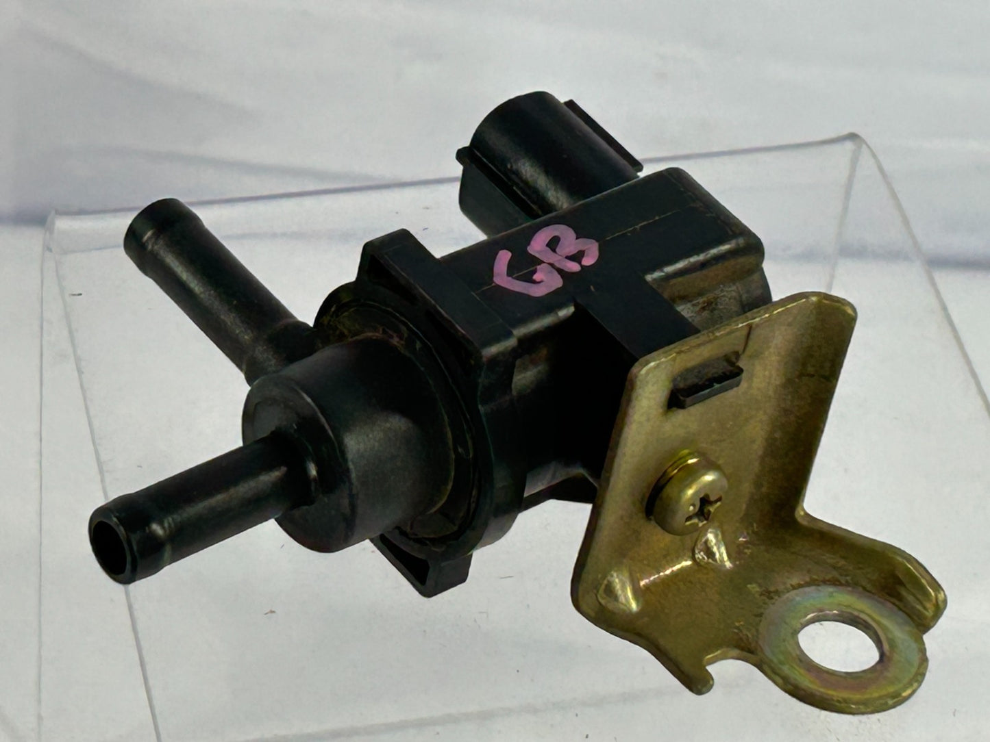 2002-2005 Toyota Tundra Duty Vacuum Switching Valve Assembly OEM 90910-12259
