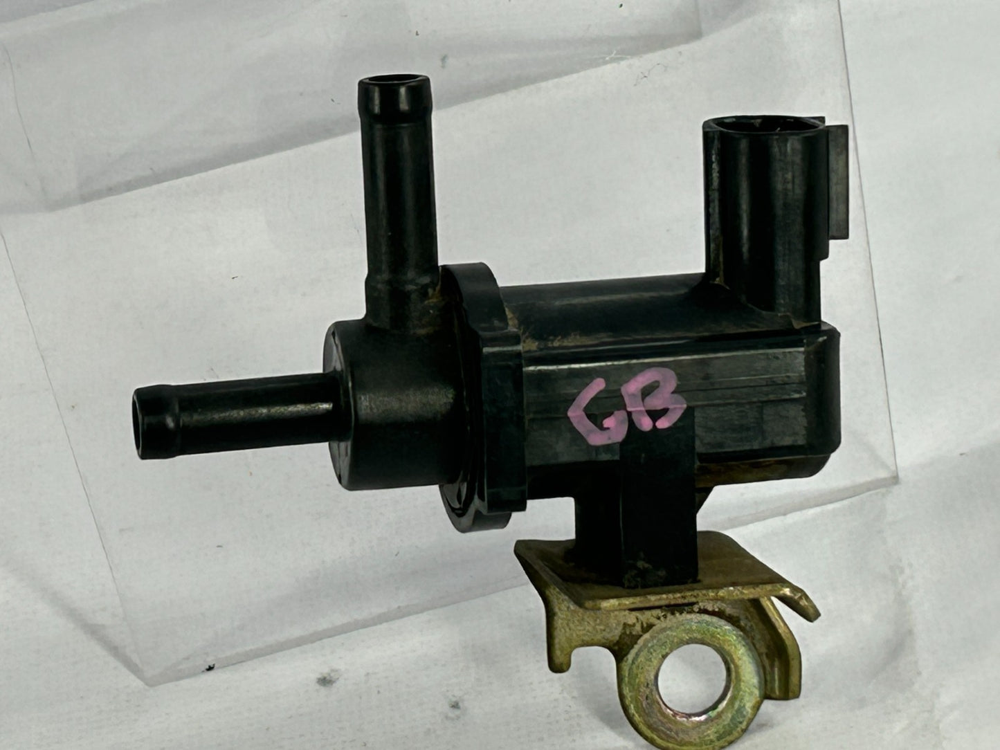 2002-2005 Toyota Tundra Duty Vacuum Switching Valve Assembly OEM 90910-12259