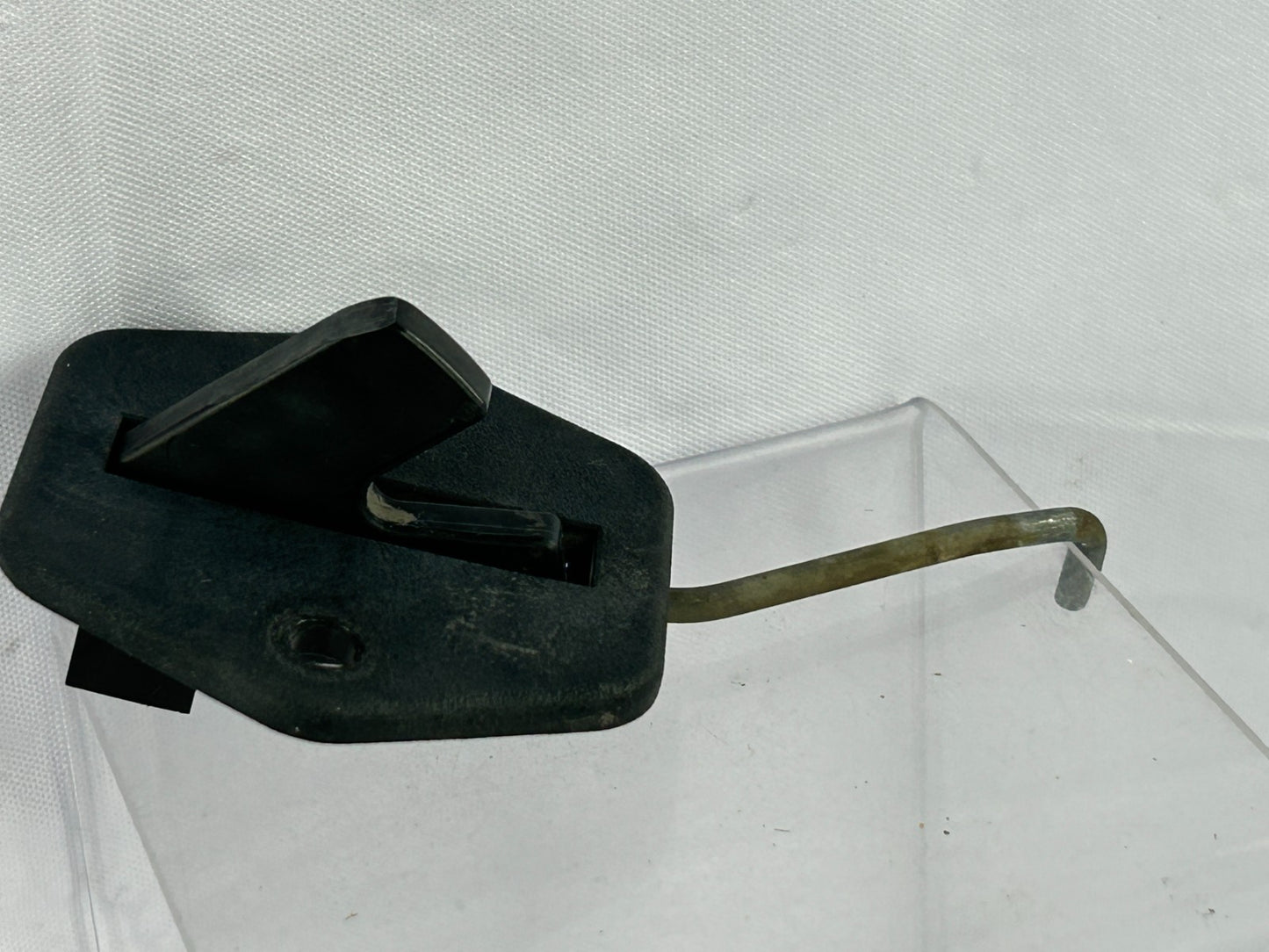2000-2006 Toyota Tundra Rear Left Door Lock Lever Operating Rod OEM 69780-0C010