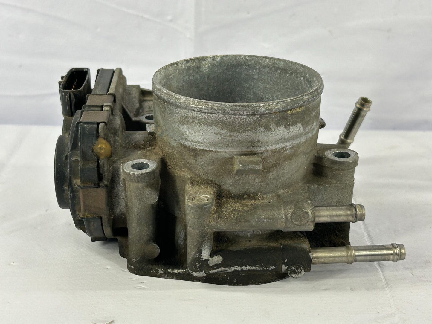 2002-2005 Toyota Tundra Throttle Body Assembly with Motor OEM 22030-50170