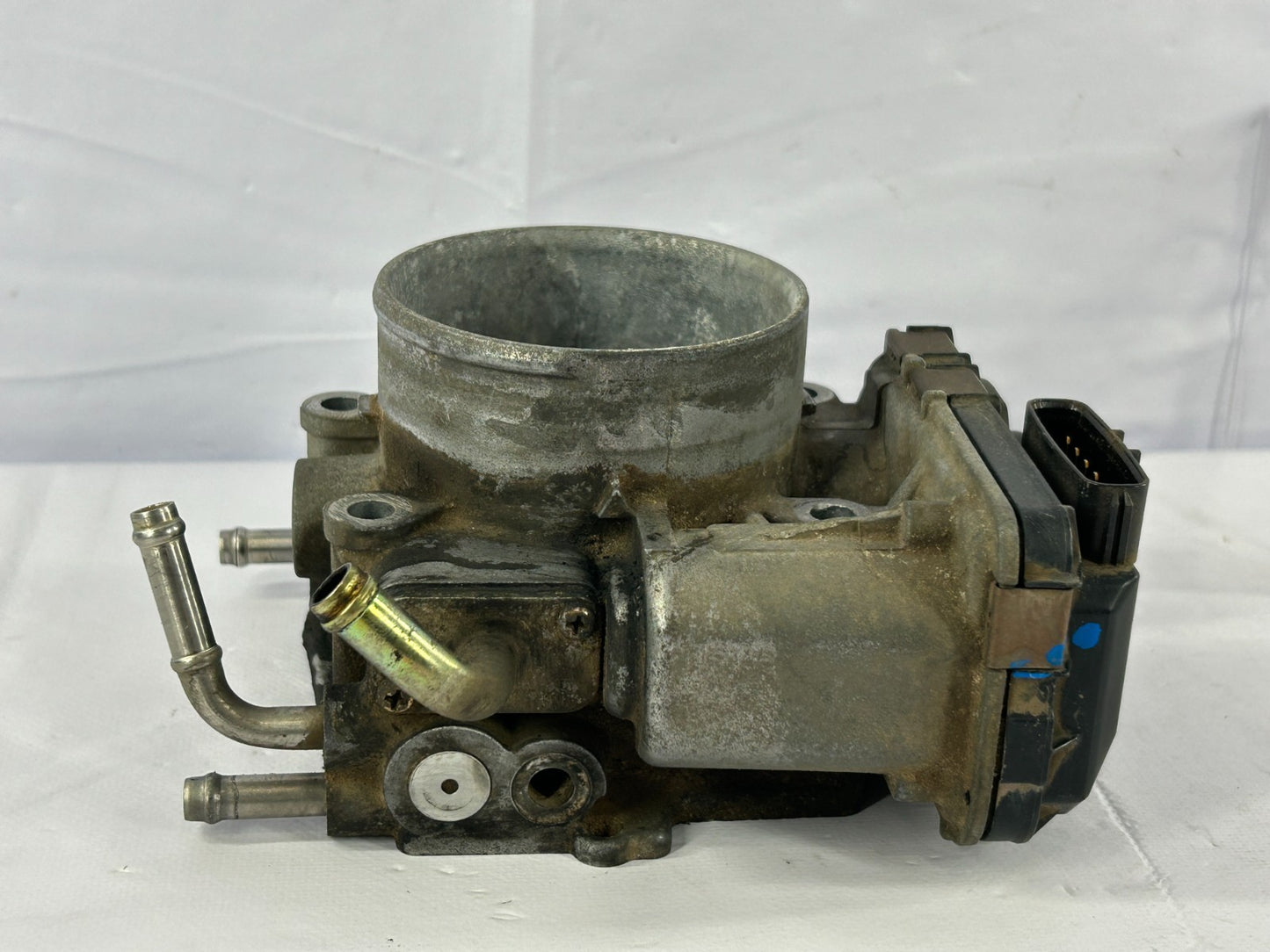 2002-2005 Toyota Tundra Throttle Body Assembly with Motor OEM 22030-50170