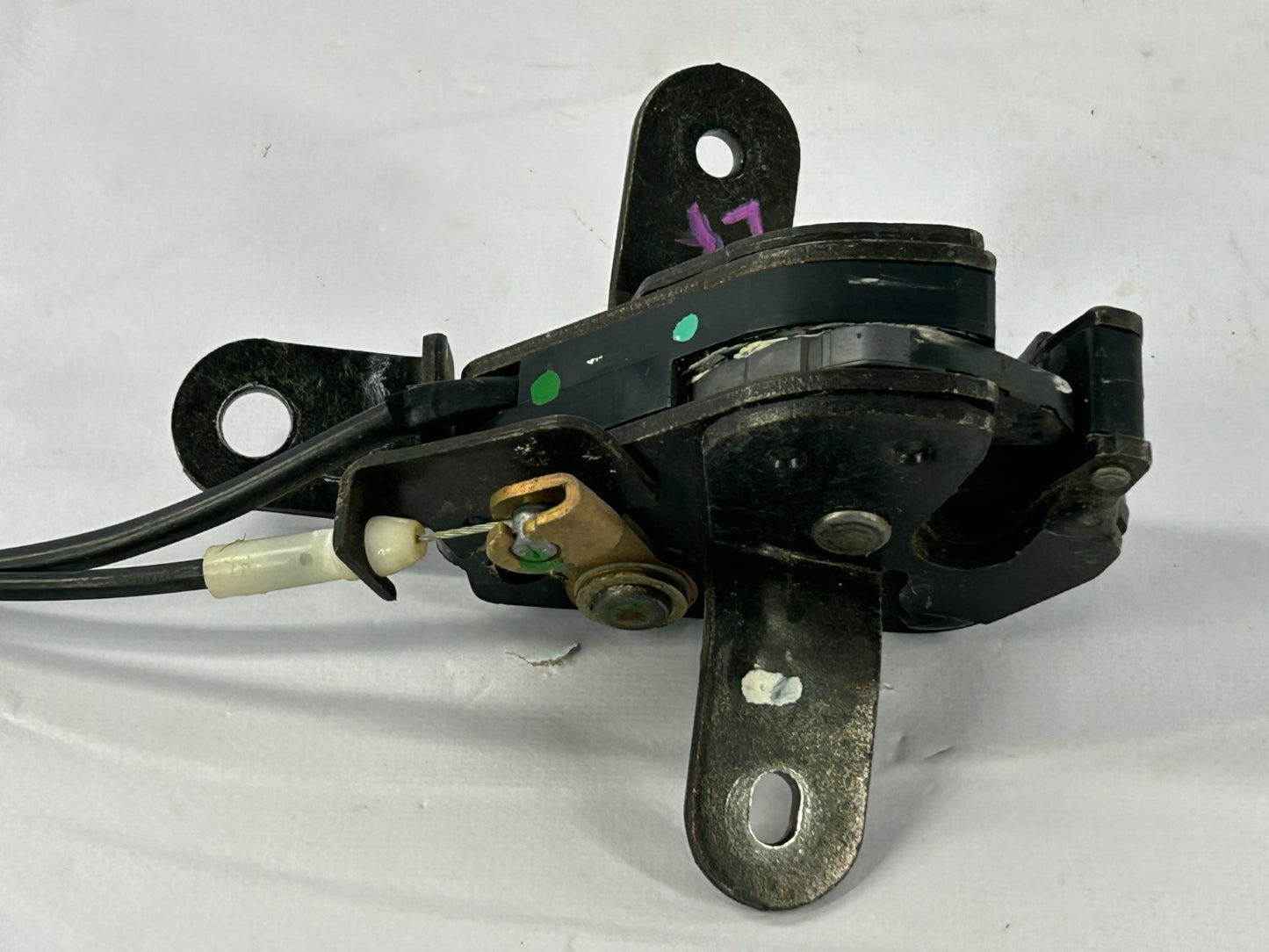 2000-2006 Toyota Tundra Access Cab Rear Left Door Upper Latch OEM 69360-0C010