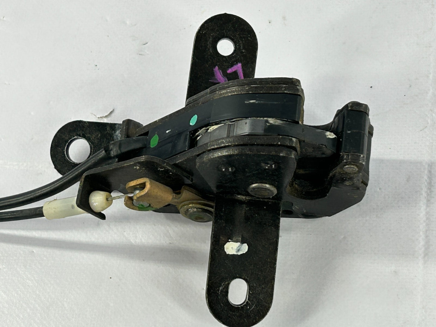 2000-2006 Toyota Tundra Access Cab Rear Left Door Upper Latch OEM 69360-0C010