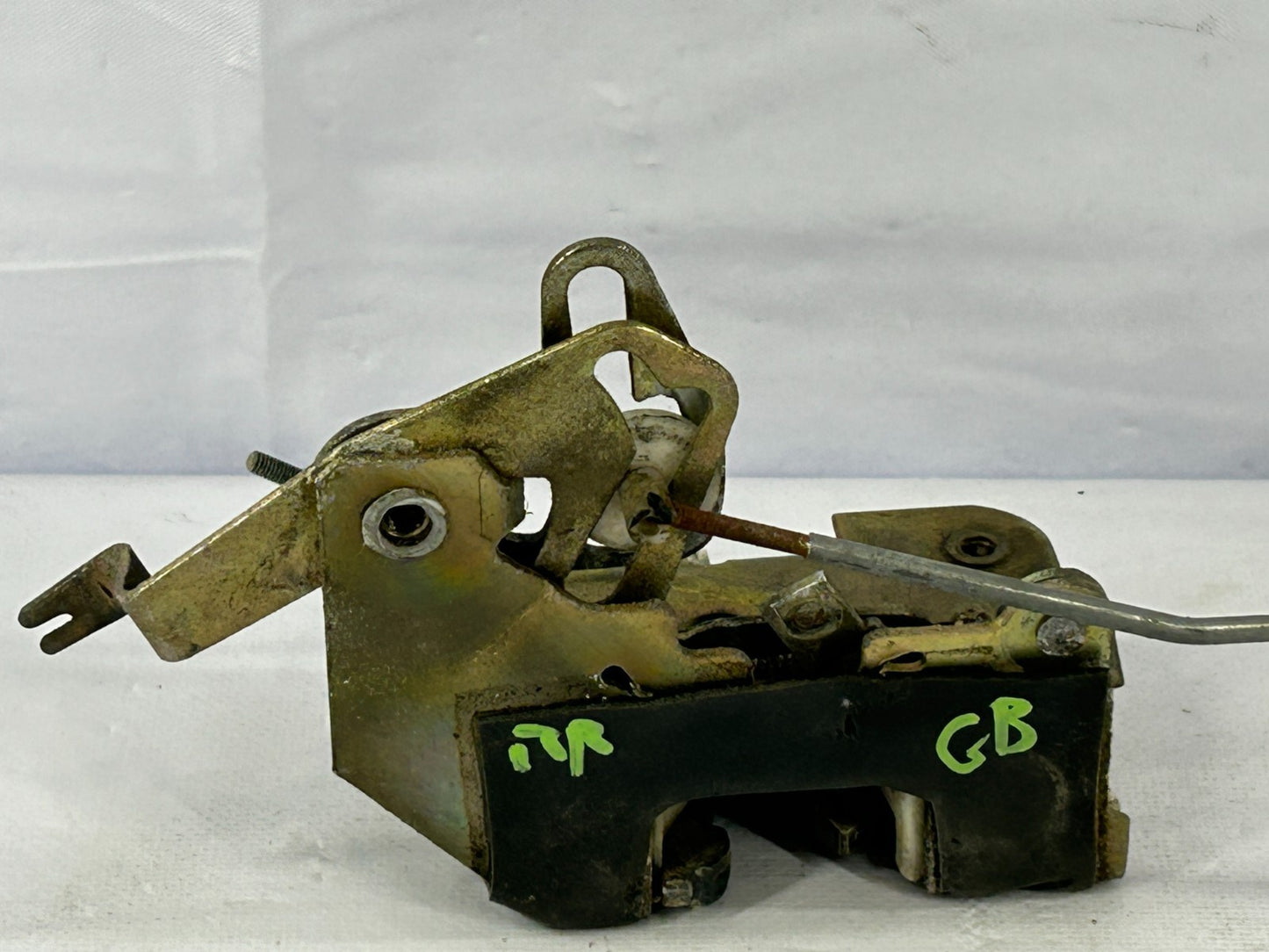 1994-1999 Land Rover Discovery Rear Right Door Lock Latch Assembly OEM MTC9204