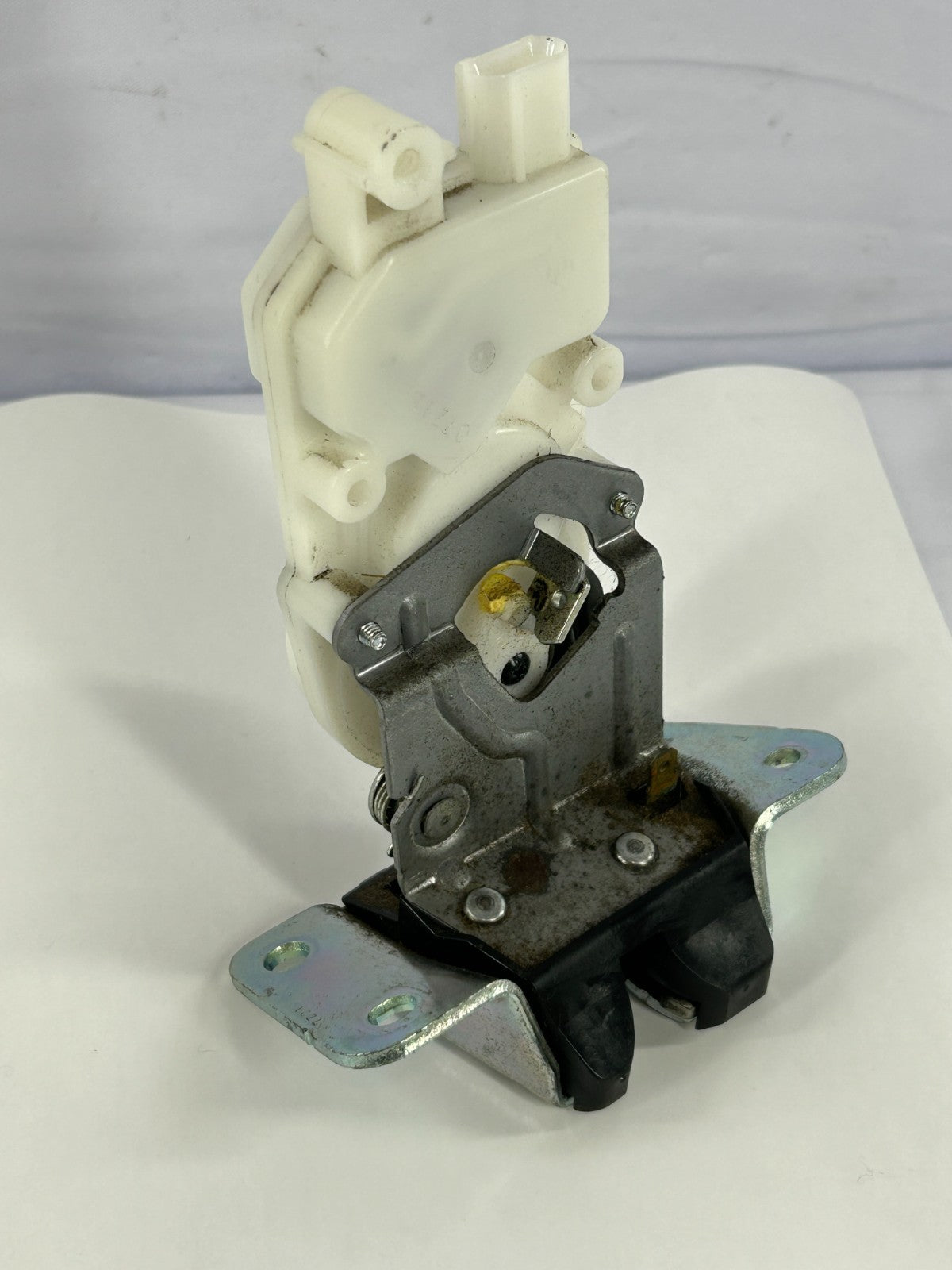 2007-2013 Mitsubishi Outlander Trunk Latch Liftgate Lock Actuator OEM 5808A129
