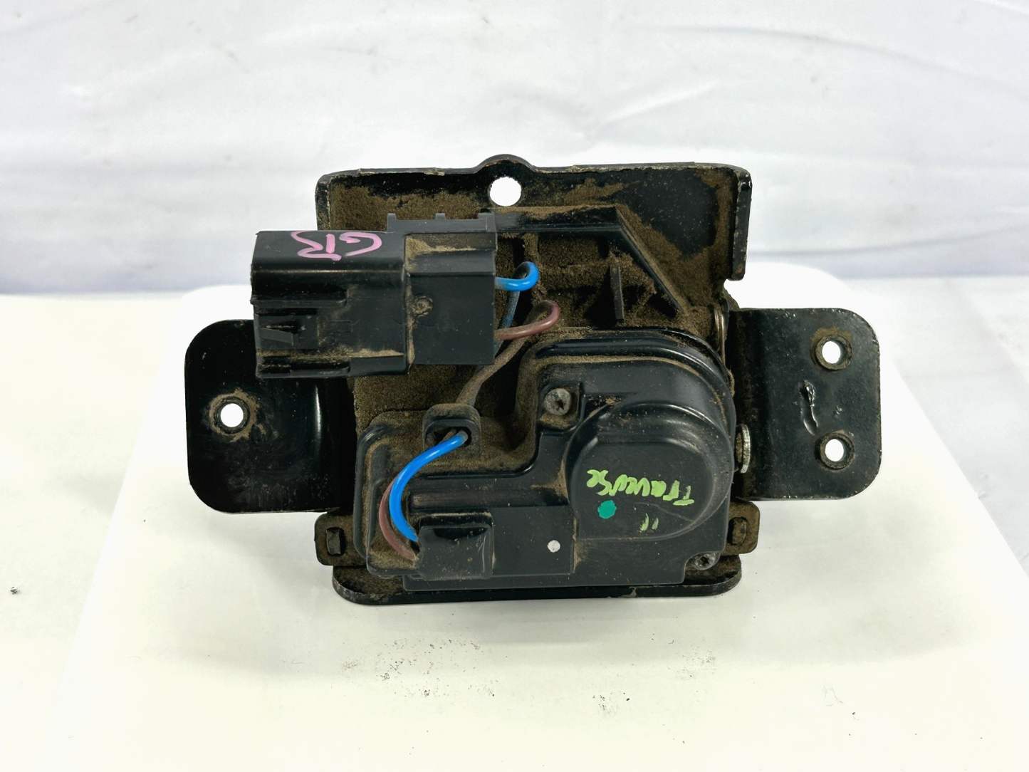 09–17 Chevrolet Traverse Power Liftgate Latch Door Lock Actuator OEM 84243380