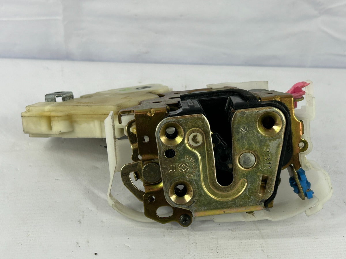 2002-2005 Subaru Impreza RS Front Right Door Lock Actuator Assy OEM 61032FE040