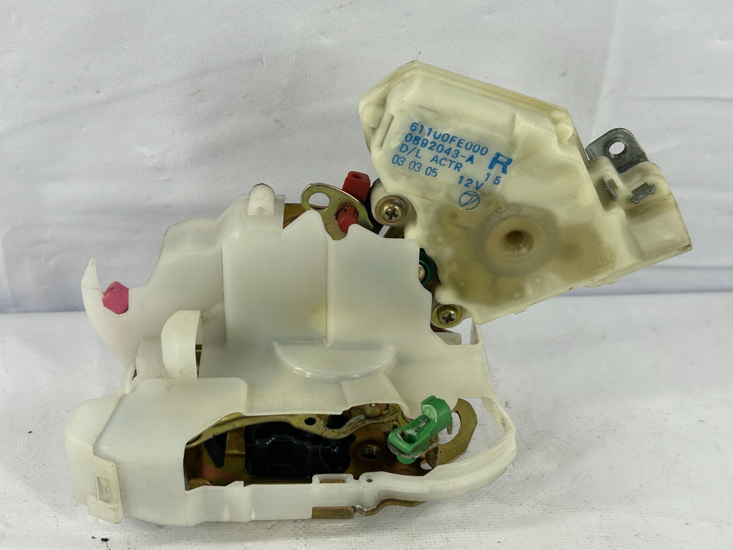 2002-2005 Subaru Impreza RS Front Right Door Lock Actuator Assy OEM 61032FE040