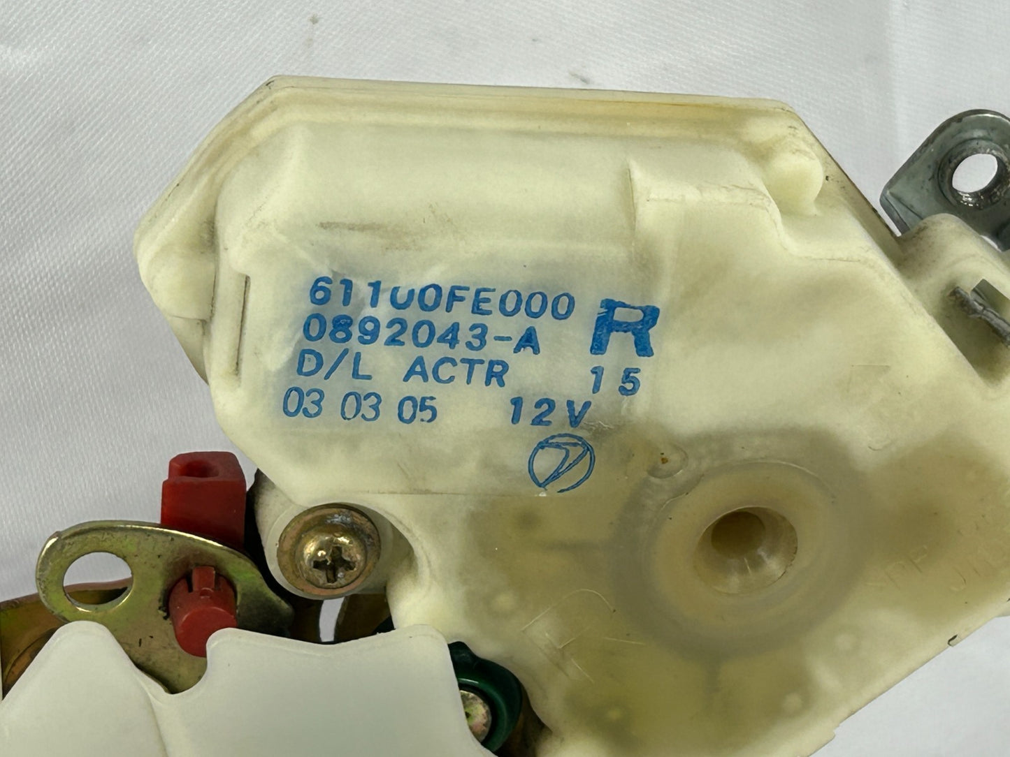 2002-2005 Subaru Impreza RS Front Right Door Lock Actuator Assy OEM 61032FE040