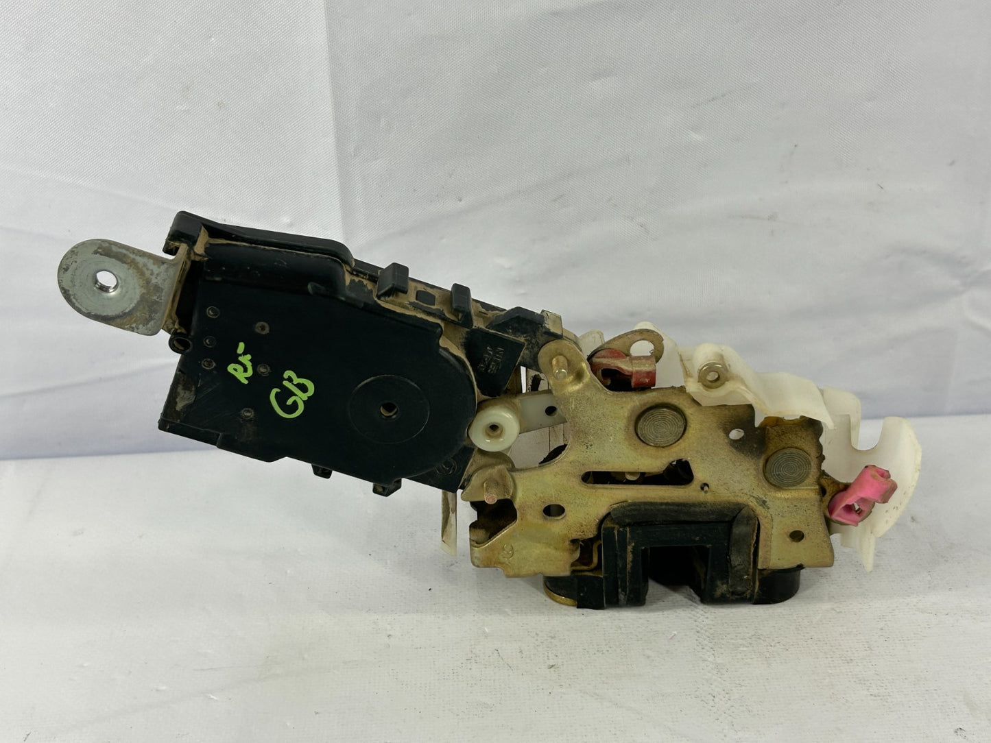 2000-2004 Subaru Outback Front Right Door Lock Actuator OEM 61100AE00B