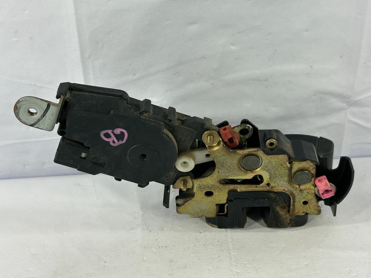 2000-2004 Subaru Outback Front Right Side Door Lock Actuator OEM 61100AE00B