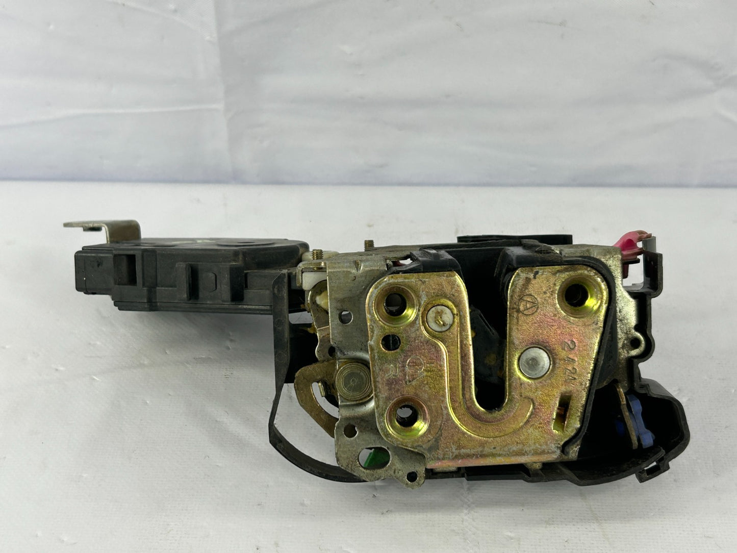 2000-2004 Subaru Legacy Outback Front Right Door Lock Actuator OEM 61100AE00B
