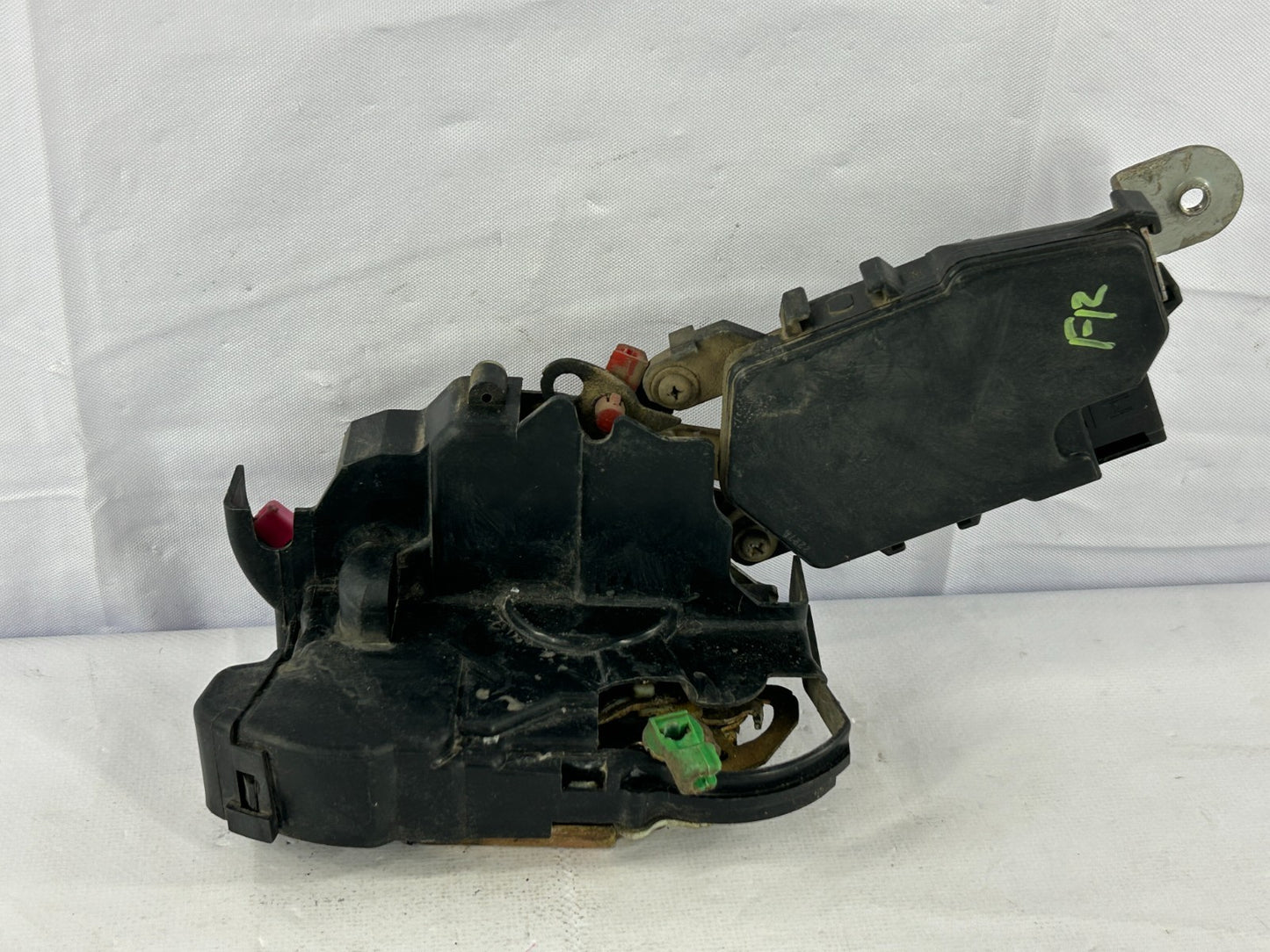 2000-2004 Subaru Legacy Outback Front Right Door Lock Actuator OEM 61100AE00B