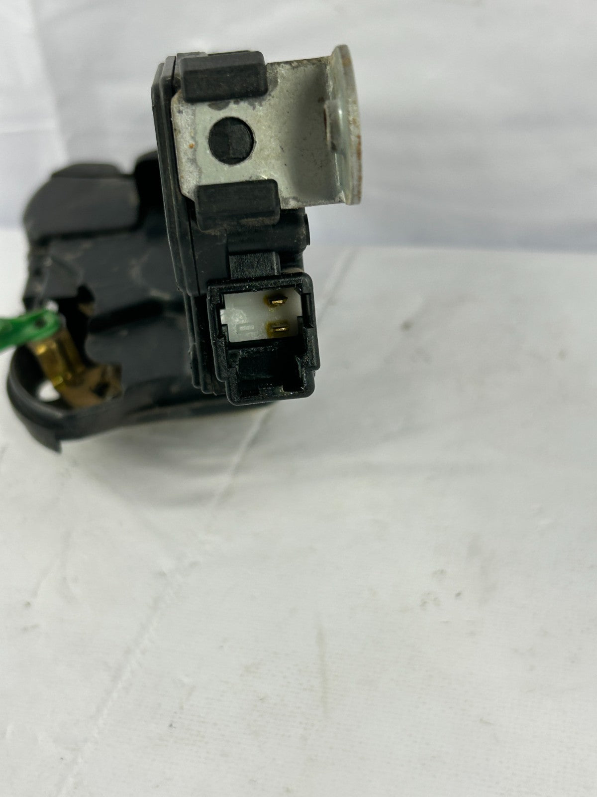 2000-2004 Subaru Legacy Outback Front Right Door Lock Actuator OEM 61100AE00B