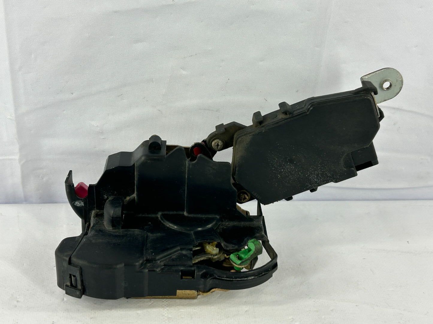 2000-2004 Subaru Legacy Outback Front Right Door Lock Actuator OEM 61100AE00B