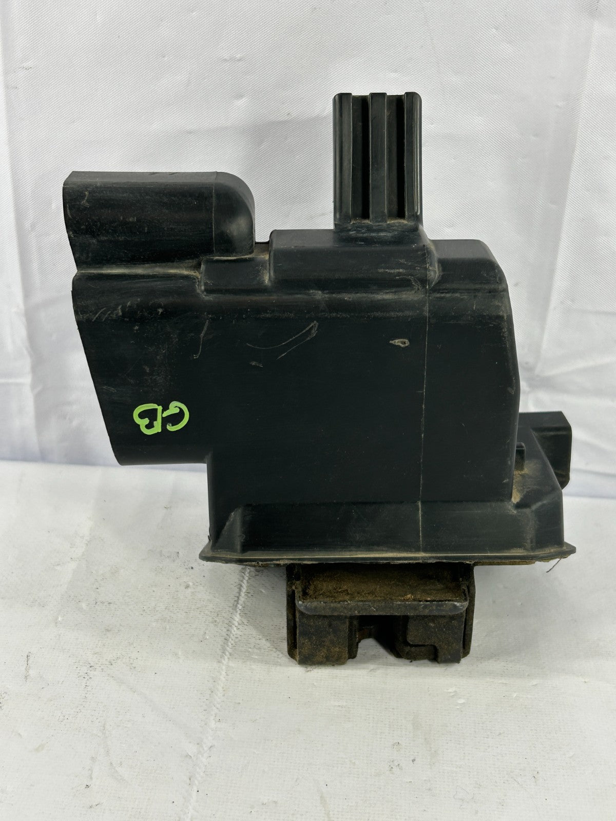 2001-2007 Toyota Sequoia Rear Trunk Liftgate Latch Lock Actuator OEM 69301-0C010