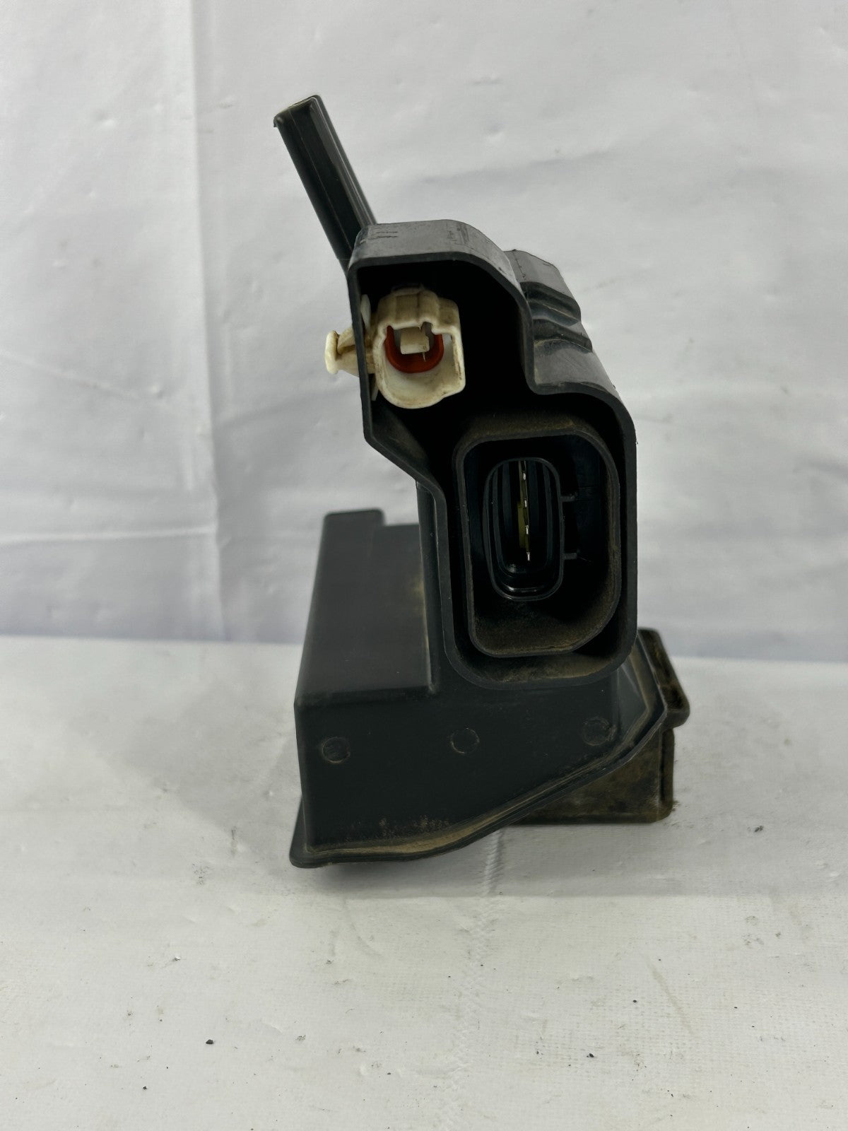 2001-2007 Toyota Sequoia Rear Trunk Liftgate Latch Lock Actuator OEM 69301-0C010
