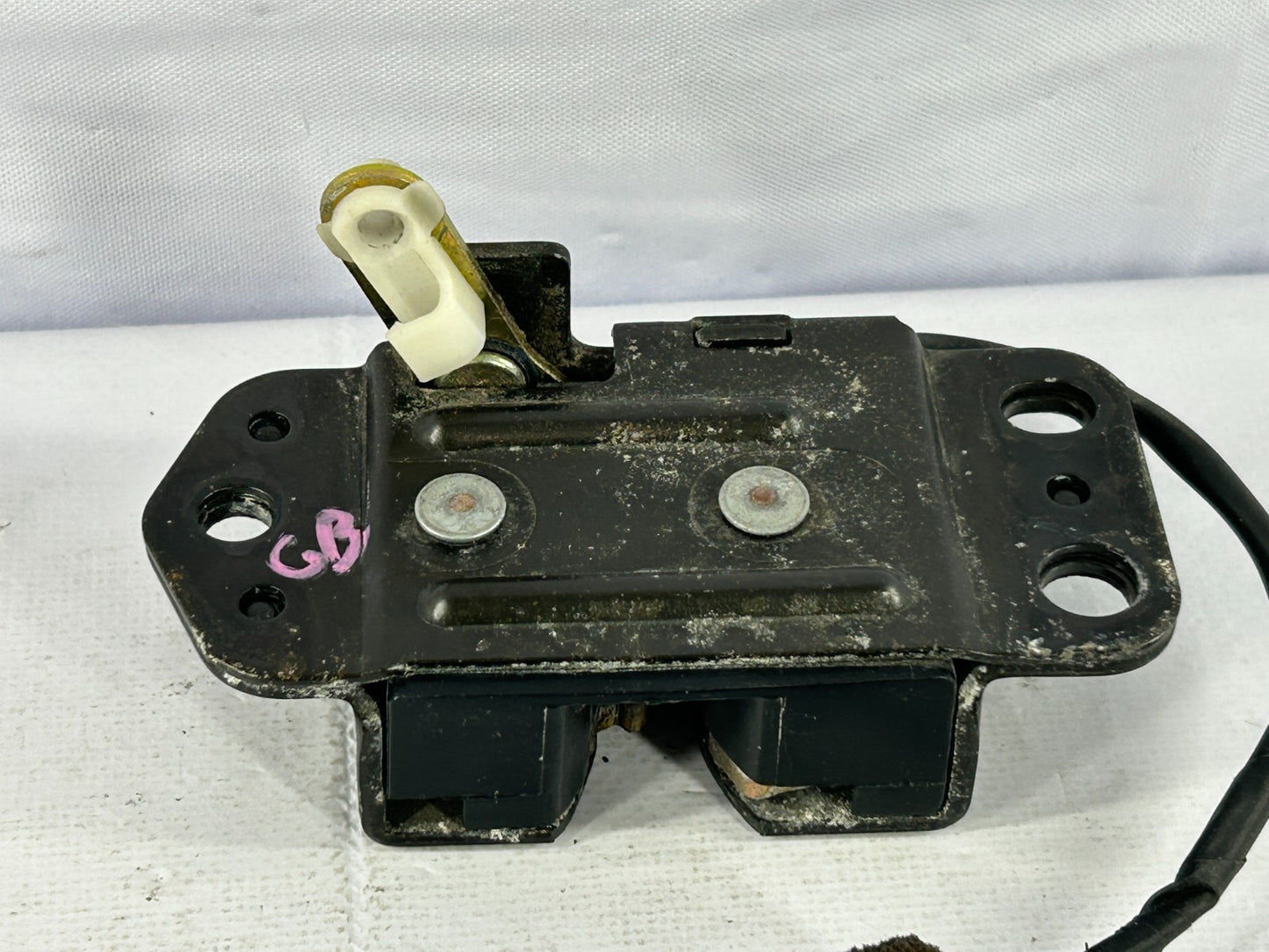 1996-1998 Lexus LX450 Rear Door Lock Actuator Assembly OEM 69350-60040