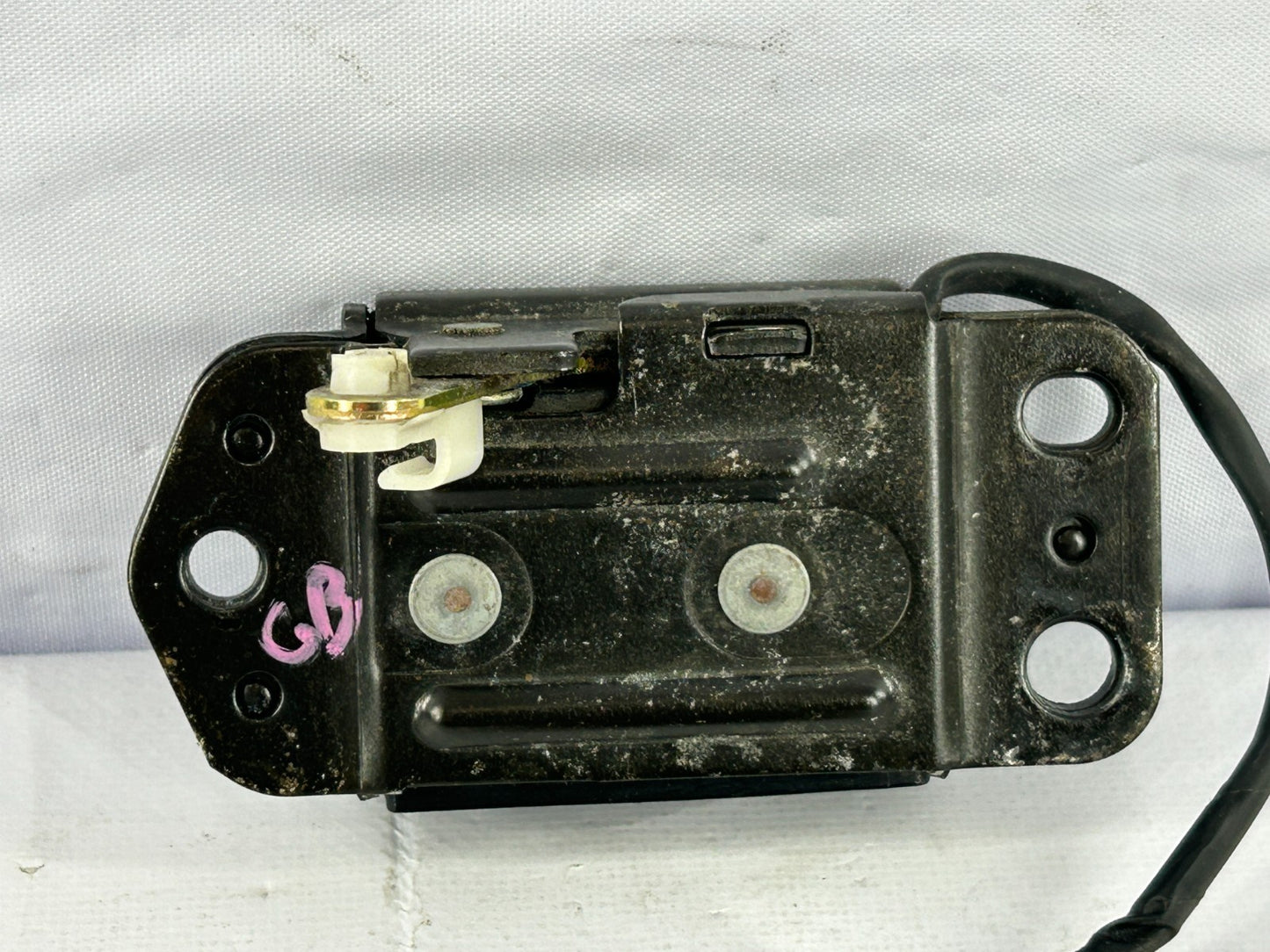 1996-1998 Lexus LX450 Rear Door Lock Actuator Assembly OEM 69350-60040