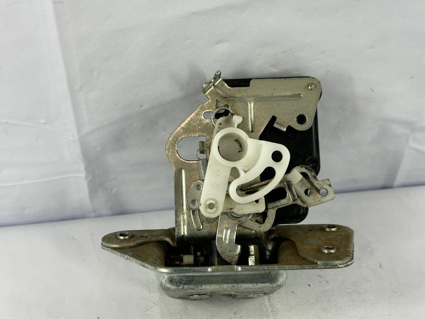 2008-2012 Jeep Liberty Trunk Liftgate Latch Lock Actuator Assembly OEM 4589131AG