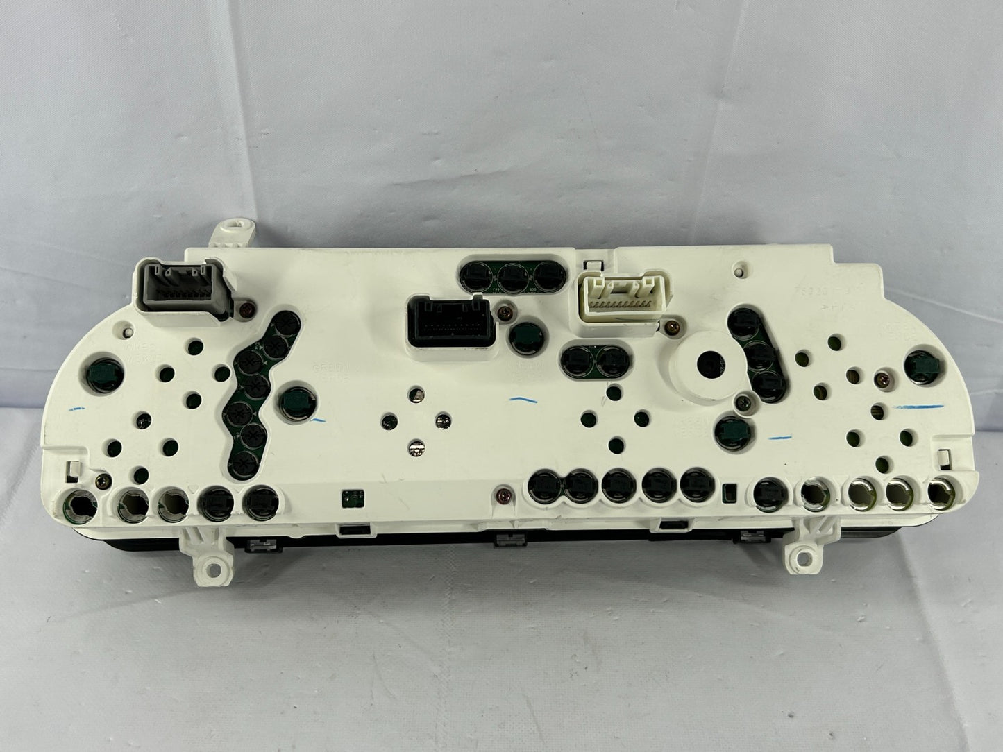 01-04 Toyota Sequoia SR5 Speedometer Instrument Gauge Cluster OEM 83800-0C131