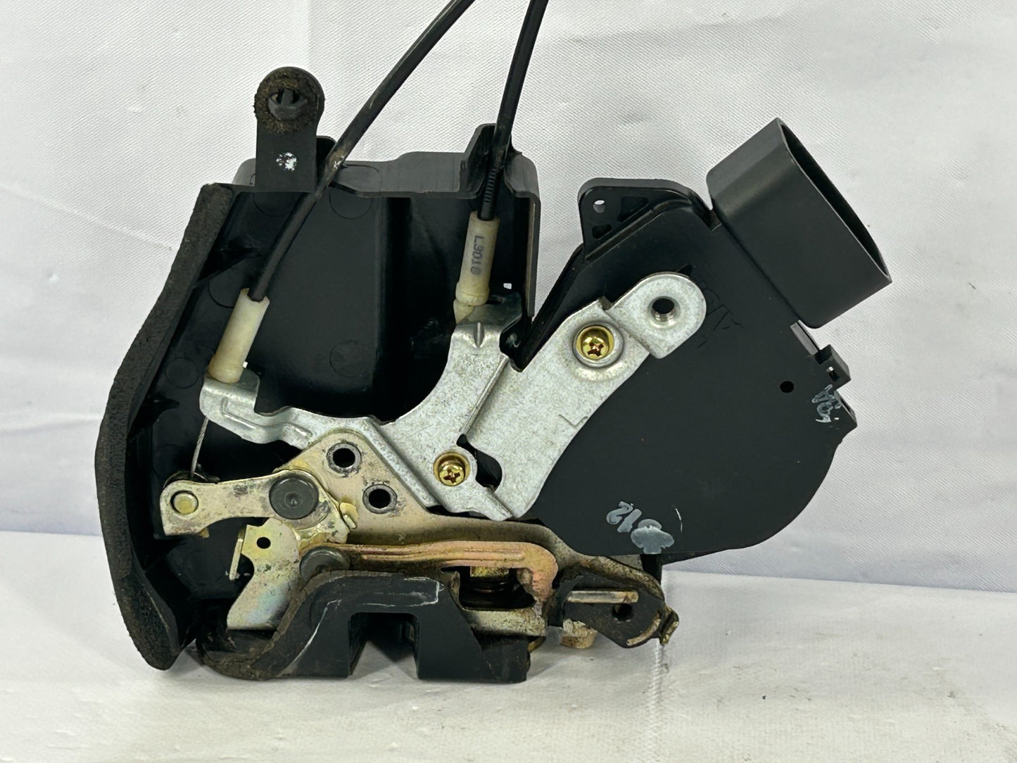 2001-2007 Toyota Highlander Rear Left Door Lock Latch Actuator OEM 69060-48030