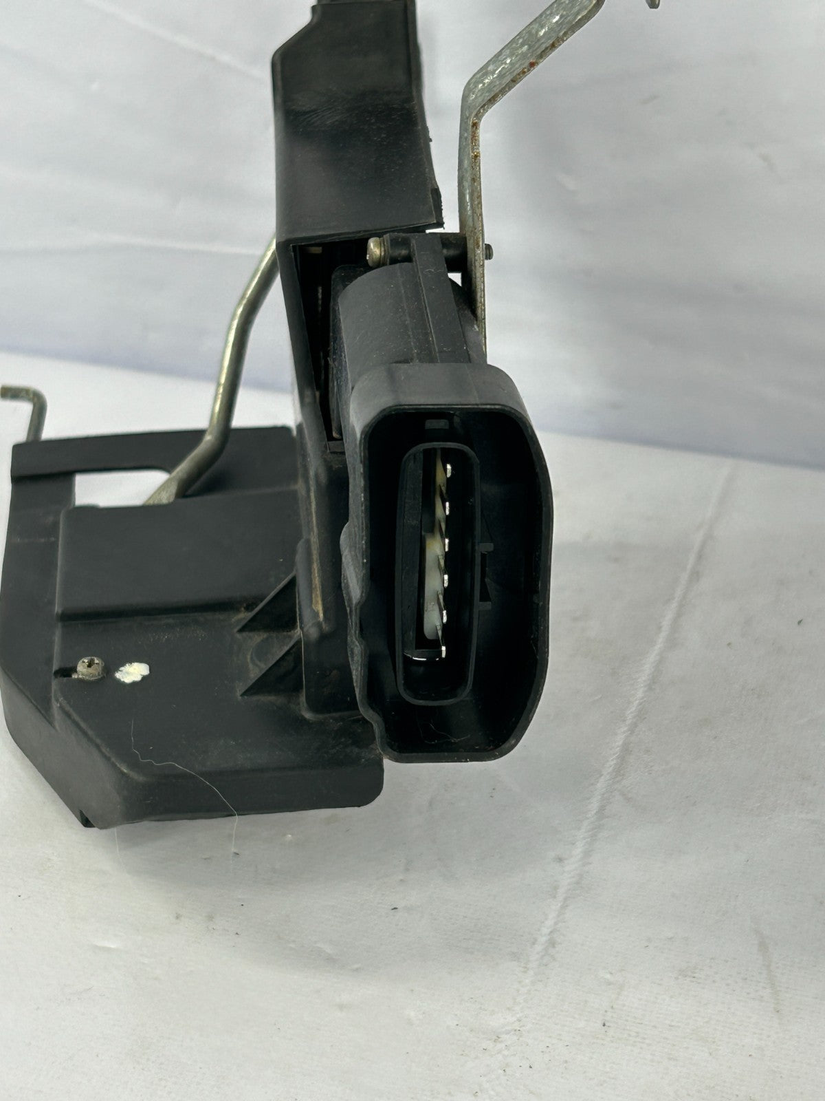 2001-2007 Toyota Sequoia Front Right Door Lock Latch Actuator OEM 69030-0C021