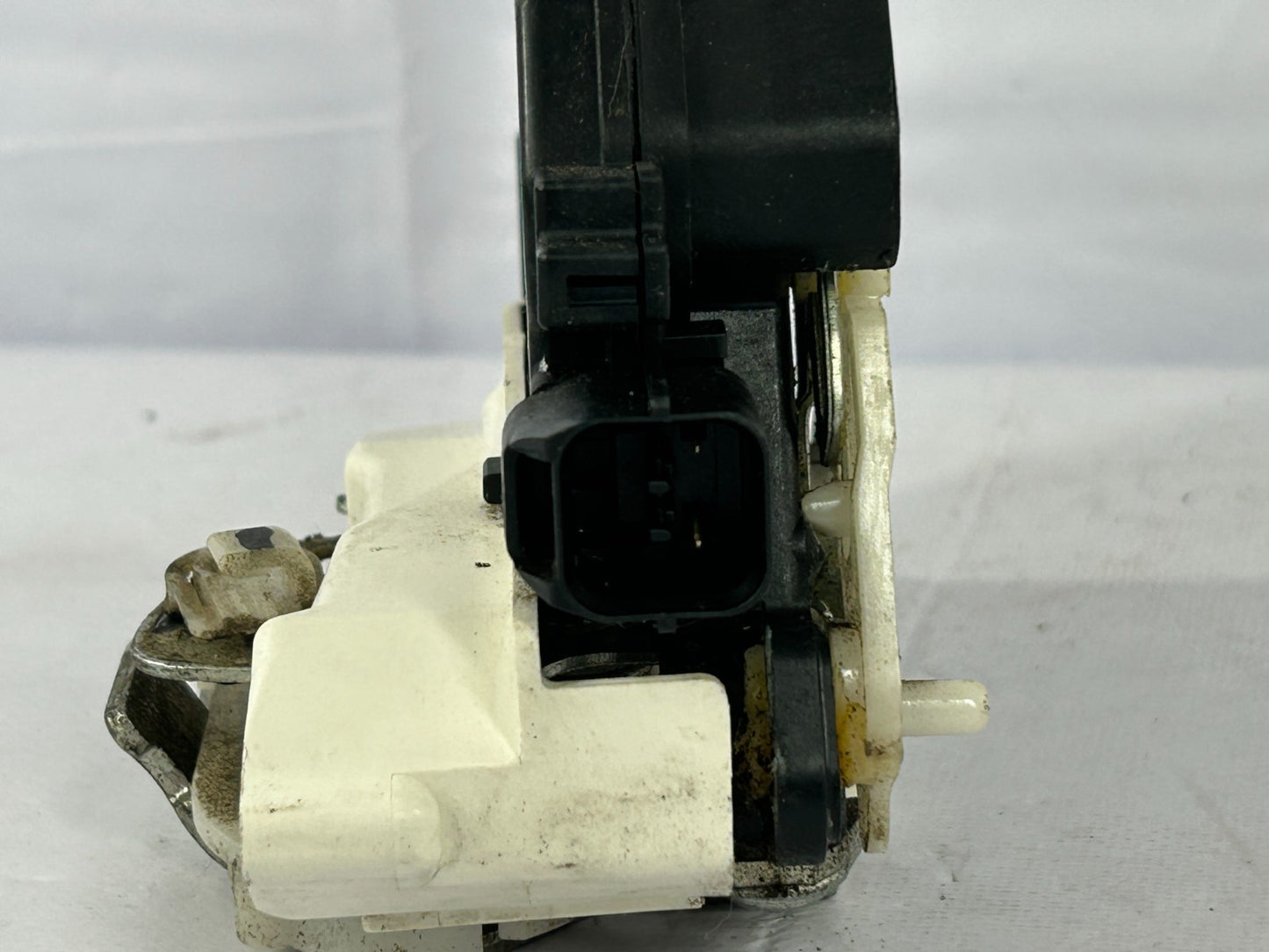 2007-2013 Mitsubishi Outlander Rear Right Door Lock Latch Actuator OEM MN145876