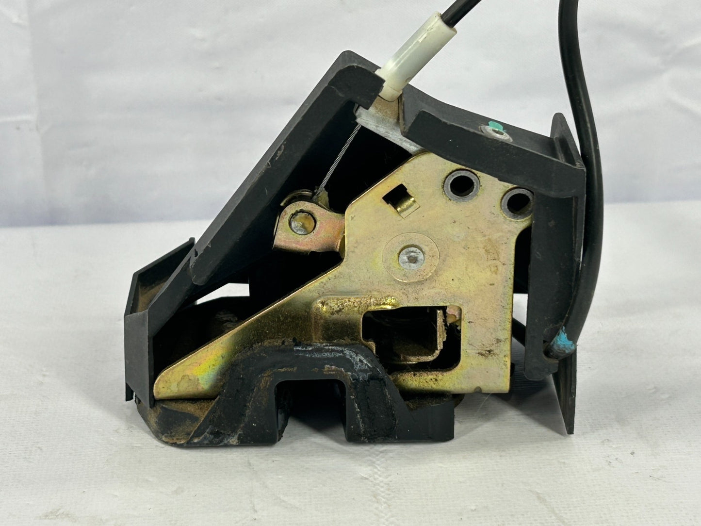 2000-2006 Toyota Tundra Access Cab Rear Right Lock Assembly OEM 69380-34010
