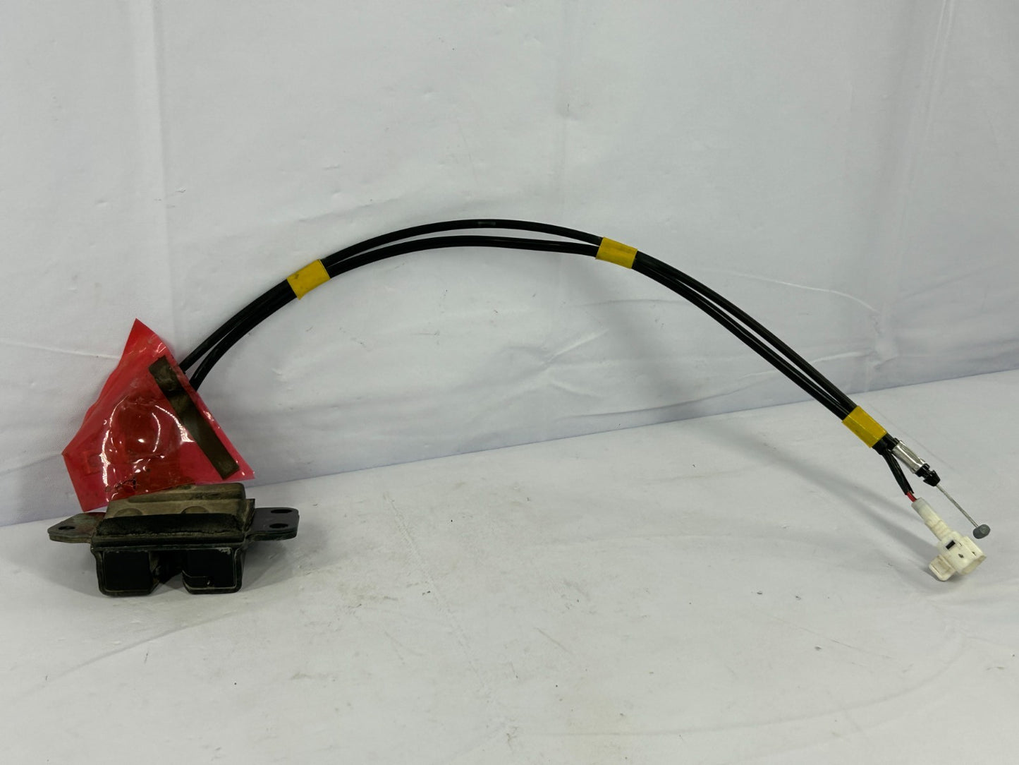 1996-2002 Toyota 4Runner Rear Liftgate Trunk Lid Power Actuator OEM 69350-35020