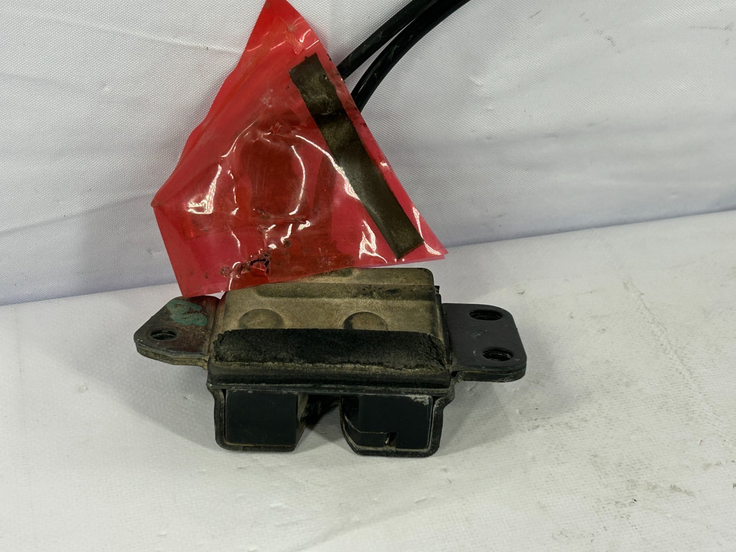 1996-2002 Toyota 4Runner Rear Liftgate Trunk Lid Power Actuator OEM 69350-35020