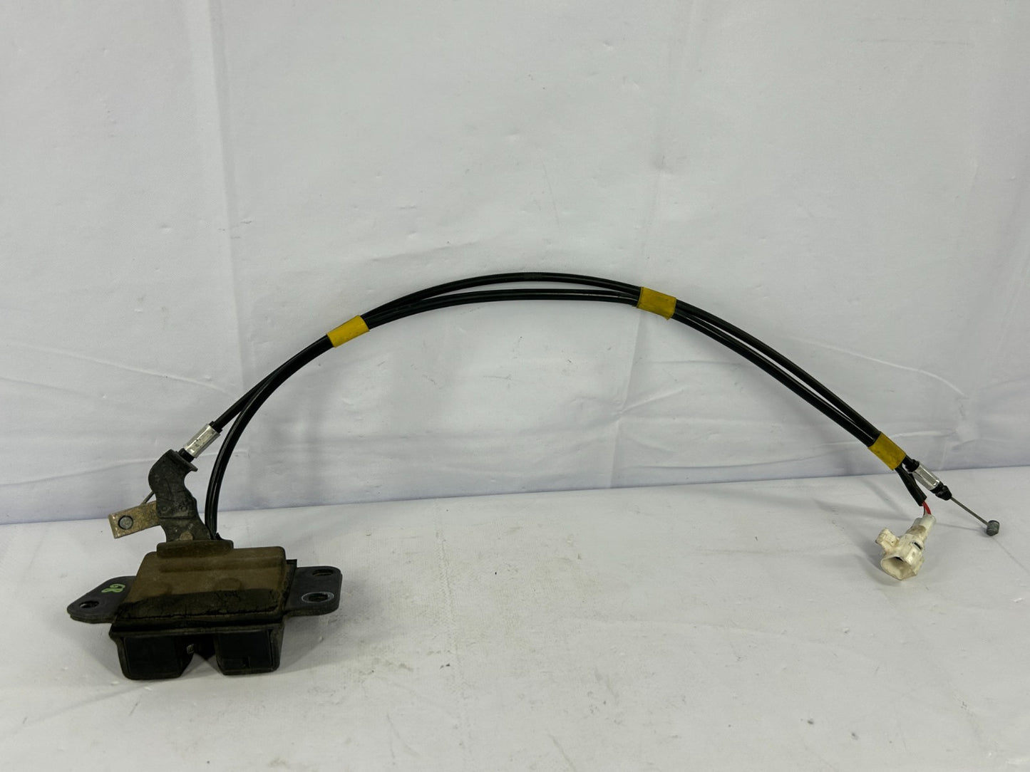 1996-2002 Toyota 4Runner Rear Liftgate Trunk Lid Power Actuator OEM 69350-35020